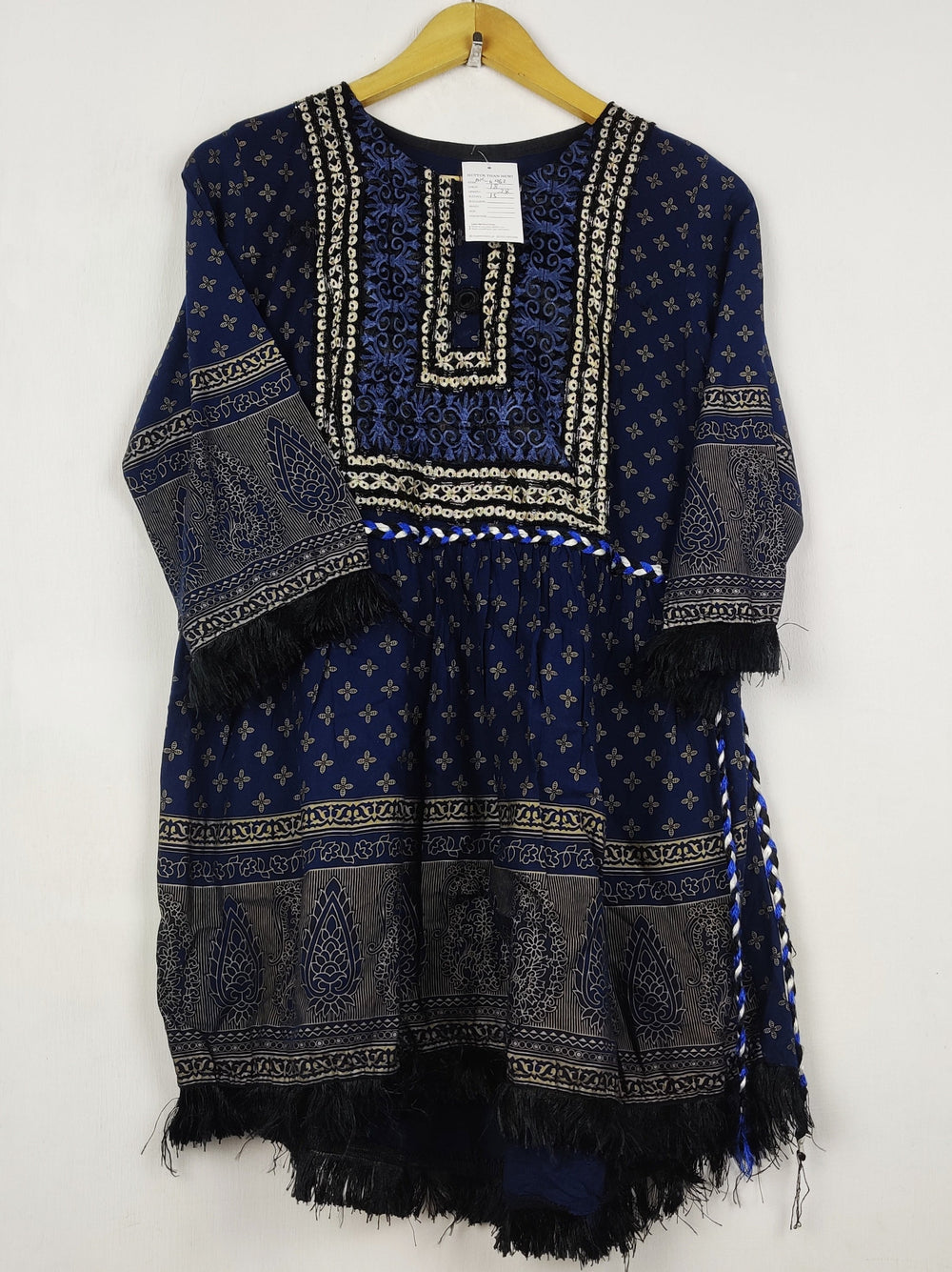 Buy online pre-used pre-loved 100% authentic & Original branded J. Pret (BK-6962) available in Pakistan. Top international brands avilable.