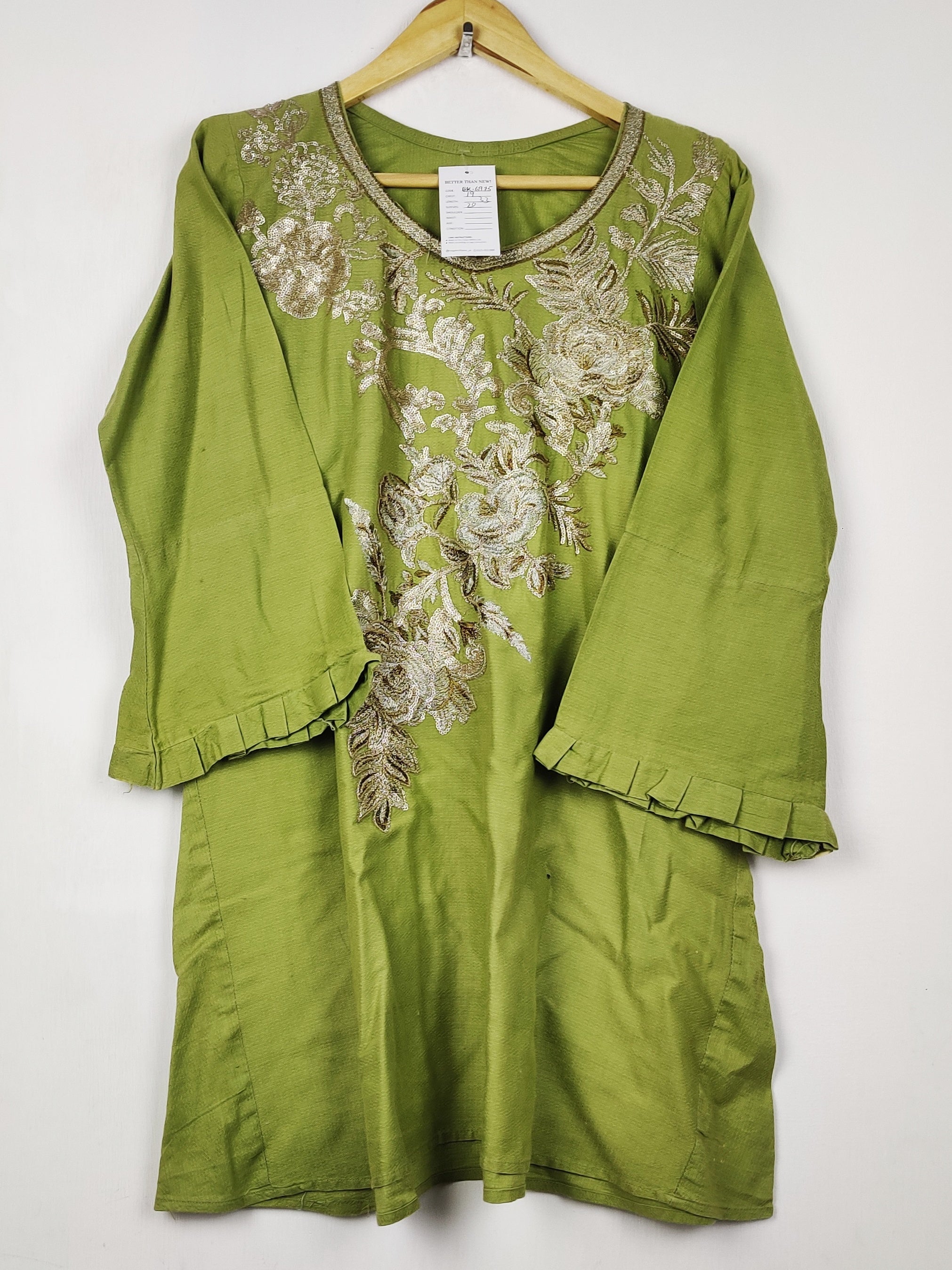 Buy online pre-used pre-loved 100% authentic & Original branded Unknown Brand (BK-6975) available in Pakistan. Top international brands avilable.