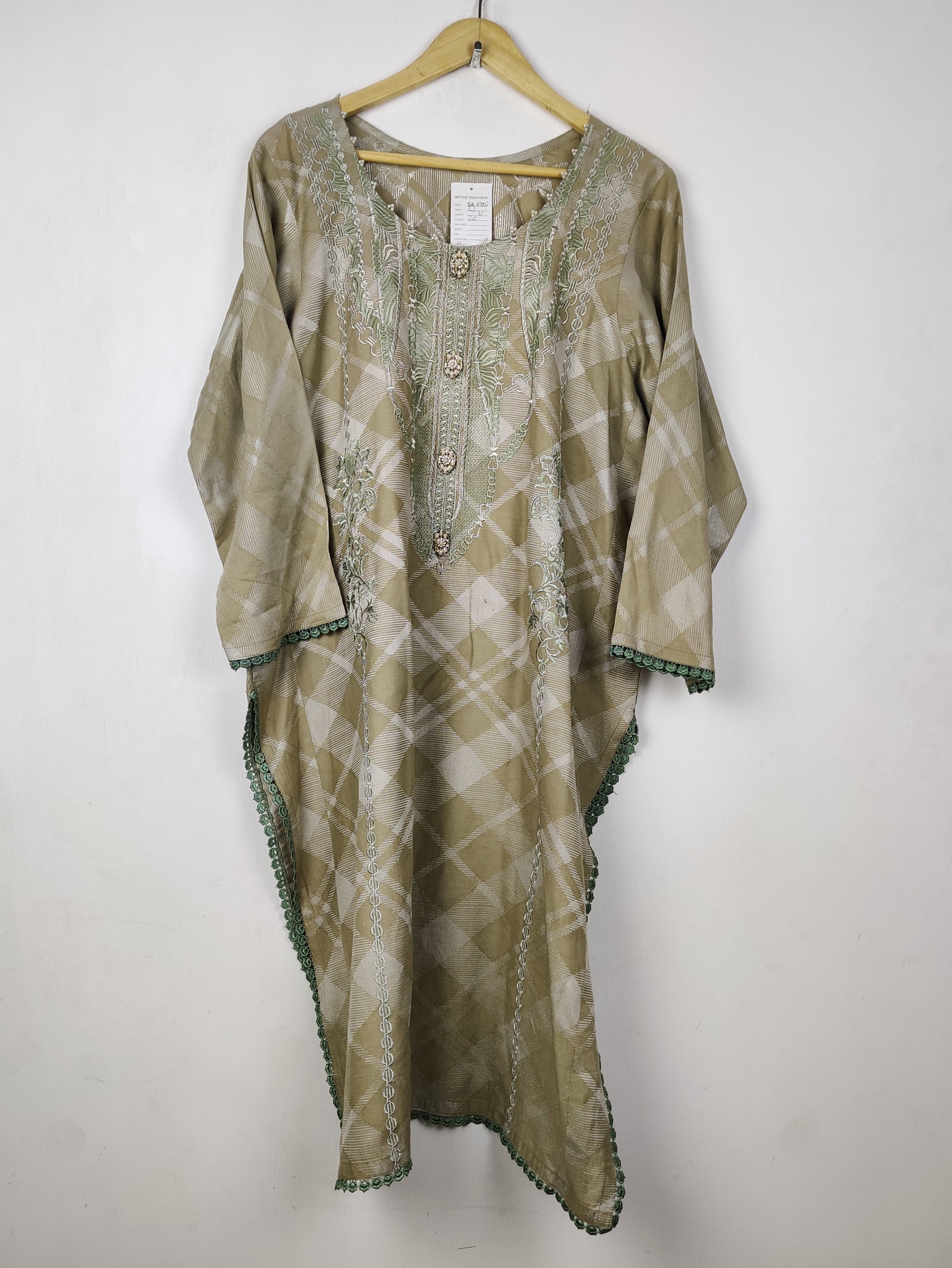 Buy online pre-used pre-loved 100% authentic & Original branded Unknown Brand (BK-6985) available in Pakistan. Top international brands avilable.