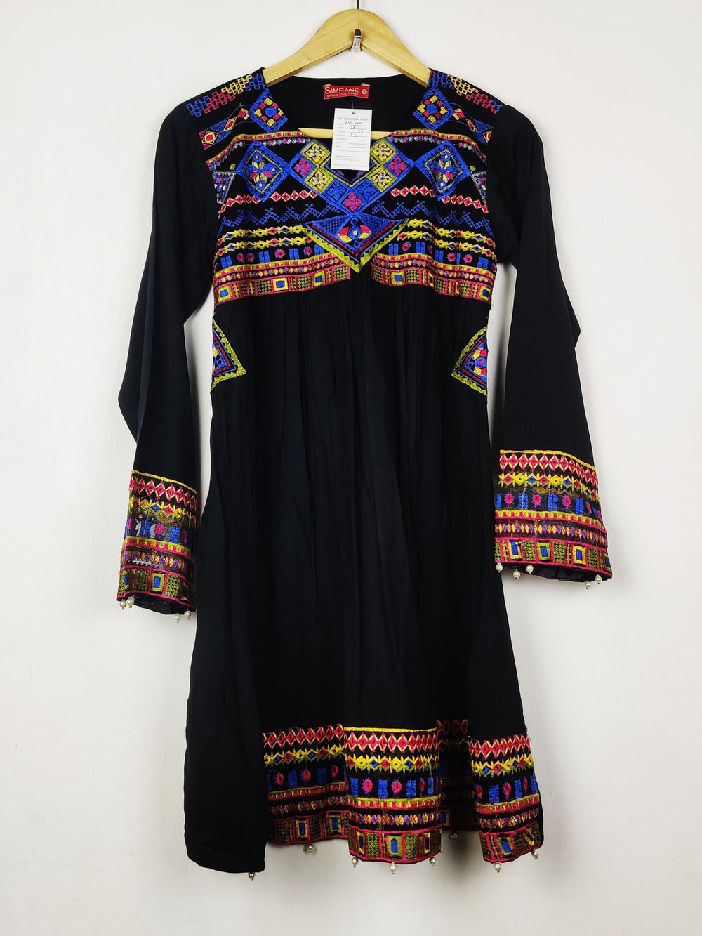 Buy online pre-used pre-loved 100% authentic & Original branded Simrans (BK-7000) available in Pakistan. Top international brands avilable.