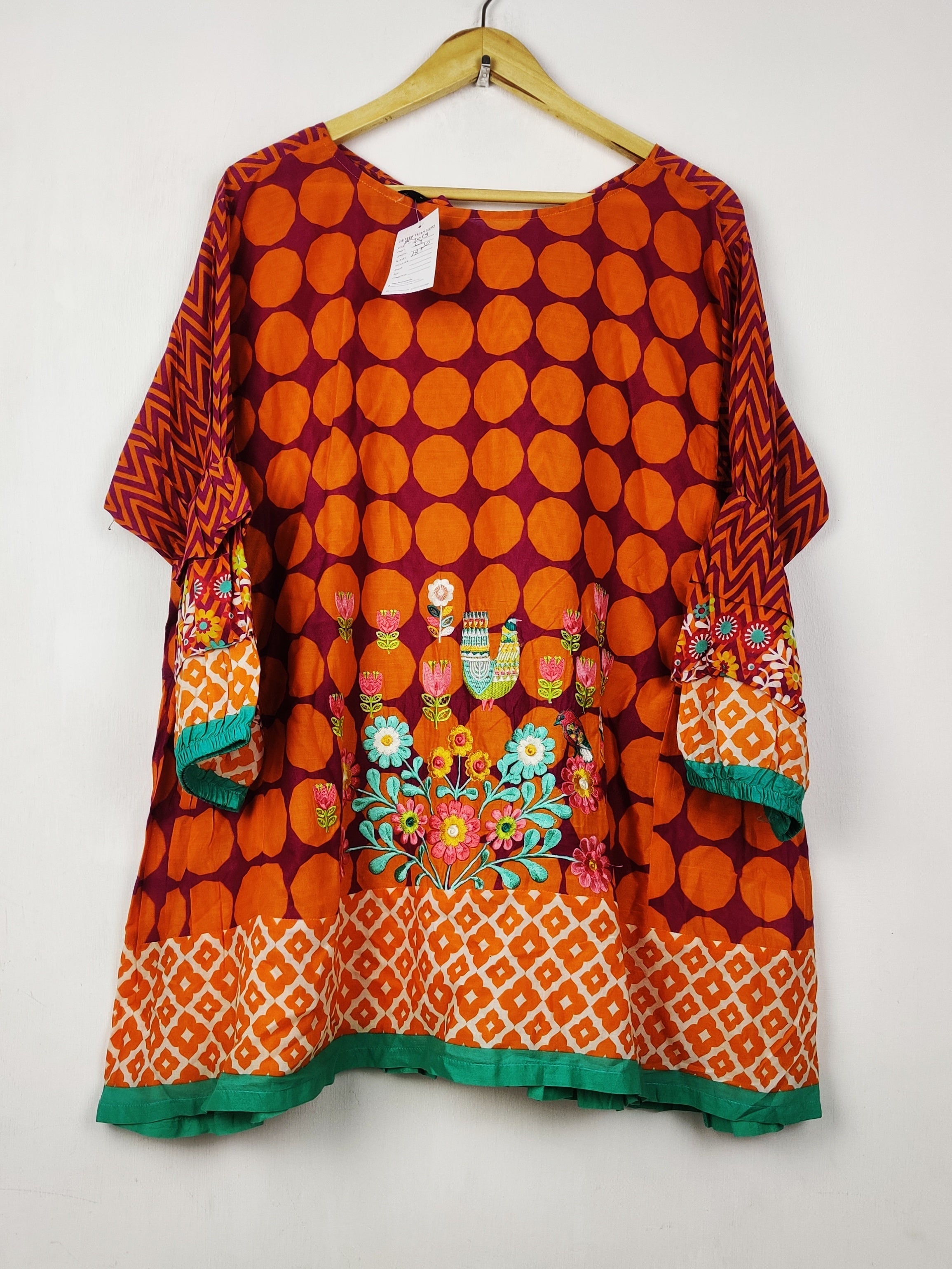 Buy online pre-used pre-loved 100% authentic & Original branded Khaadi (BK-7015) available in Pakistan. Top international brands avilable.