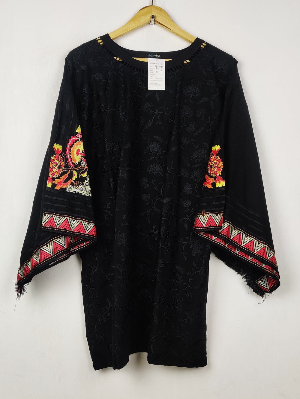 Buy online pre-used pre-loved 100% authentic & Original branded Dada Potta (BK-7032) available in Pakistan. Top international brands avilable.
