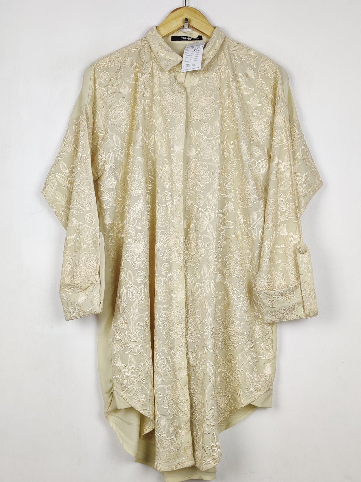 Buy online pre-used pre-loved 100% authentic & Original branded Khaadi (BK-7053) available in Pakistan. Top international brands avilable.