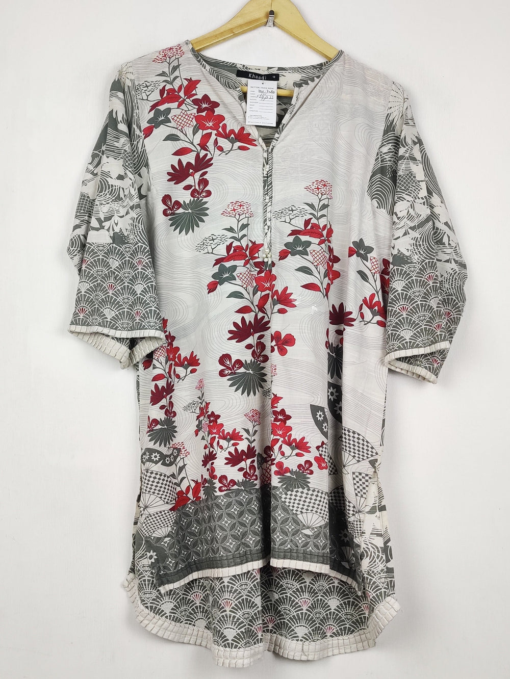 Buy online pre-used pre-loved 100% authentic & Original branded Khaadi (BK-7086) available in Pakistan. Top international brands avilable.