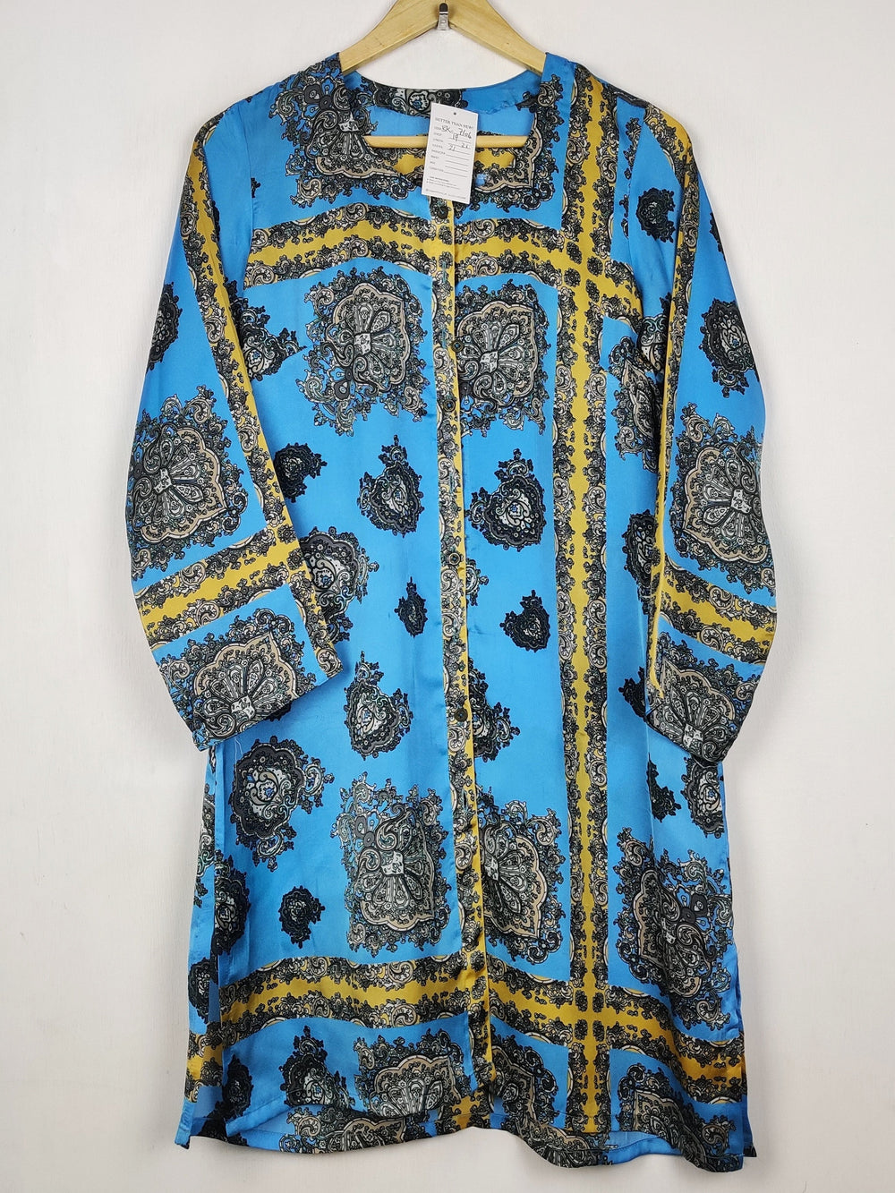 Buy online pre-used pre-loved 100% authentic & Original branded Unknown Brand (BK-7106) available in Pakistan. Top international brands avilable.