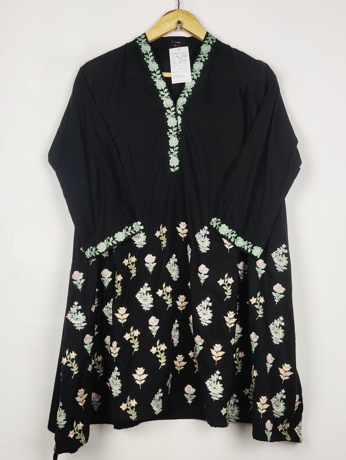 Buy online pre-used pre-loved 100% authentic & Original branded J. Pret (BK-7107) available in Pakistan. Top international brands avilable.