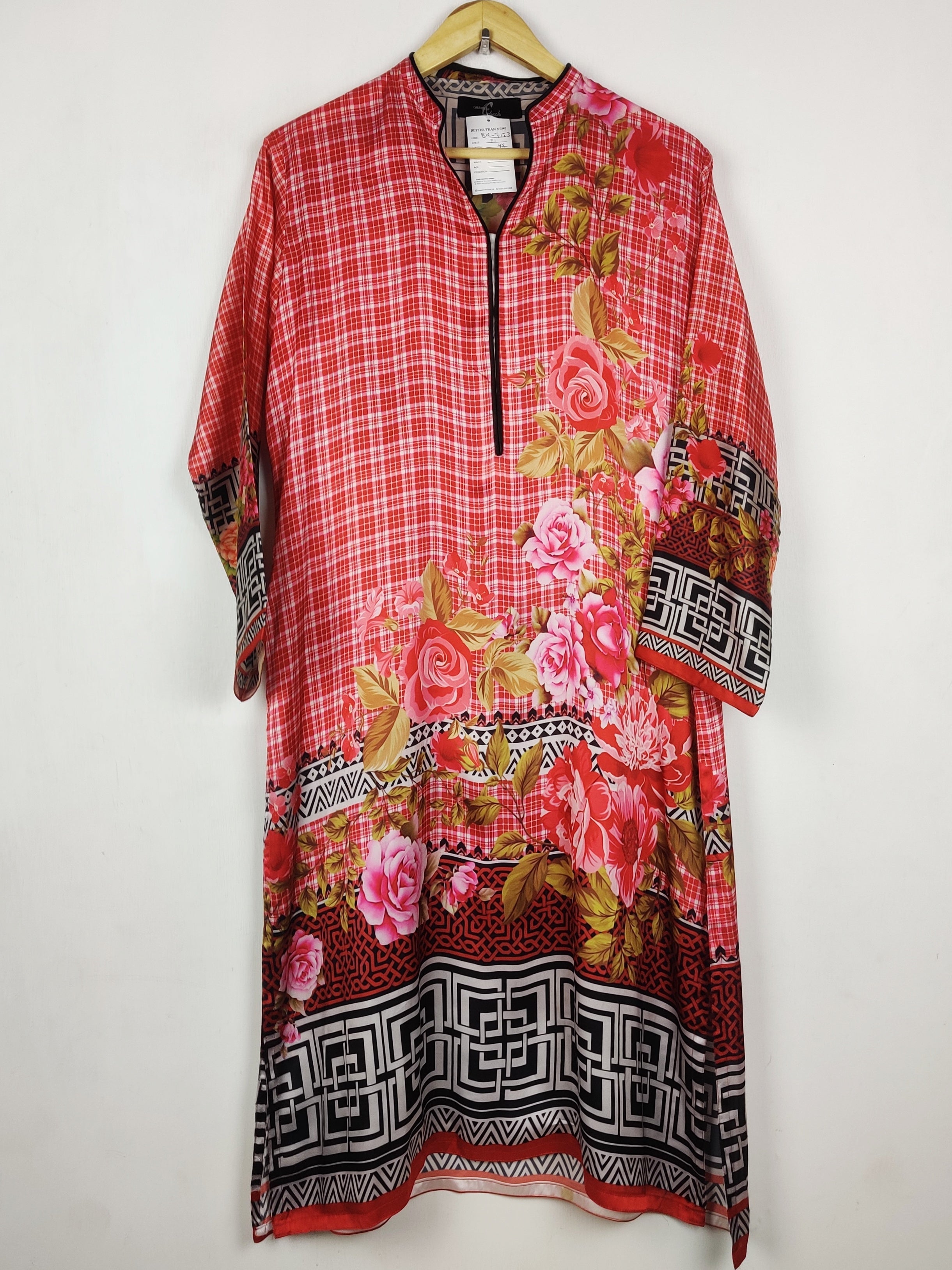 Buy online pre-used pre-loved 100% authentic & Original branded Grameen Check (BK-7123) available in Pakistan. Top international brands avilable.