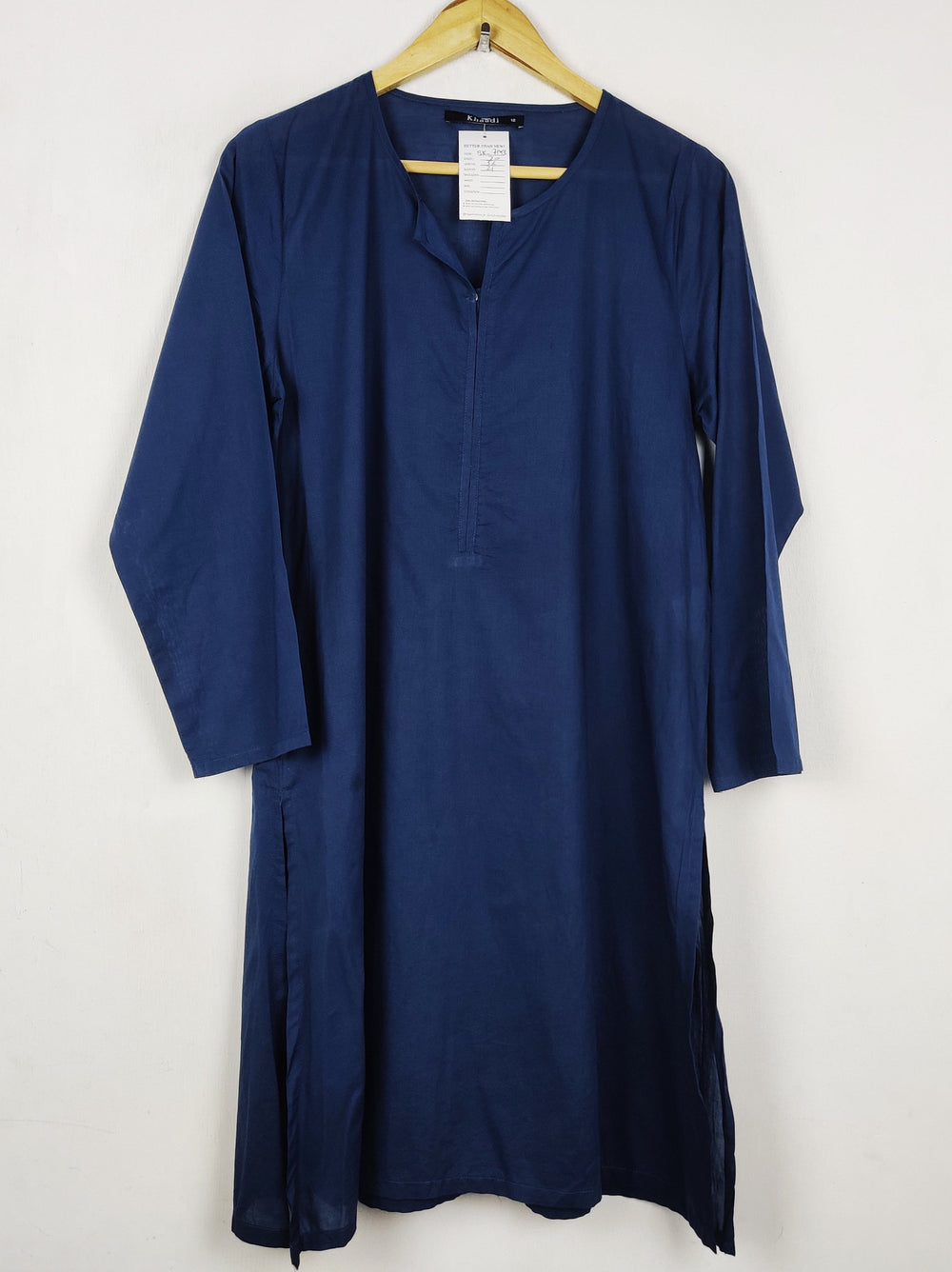 Buy online pre-used pre-loved 100% authentic & Original branded Khaadi (BK-7143) available in Pakistan. Top international brands avilable.