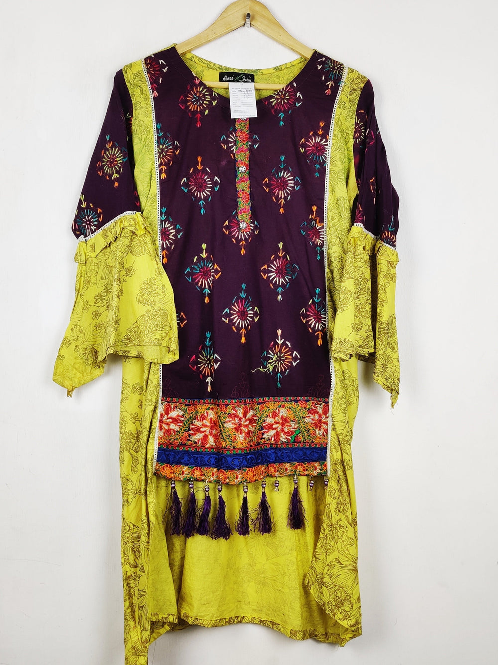 Buy online pre-used pre-loved 100% authentic & Original branded Ahmad Haram (BK-7144) available in Pakistan. Top international brands avilable.
