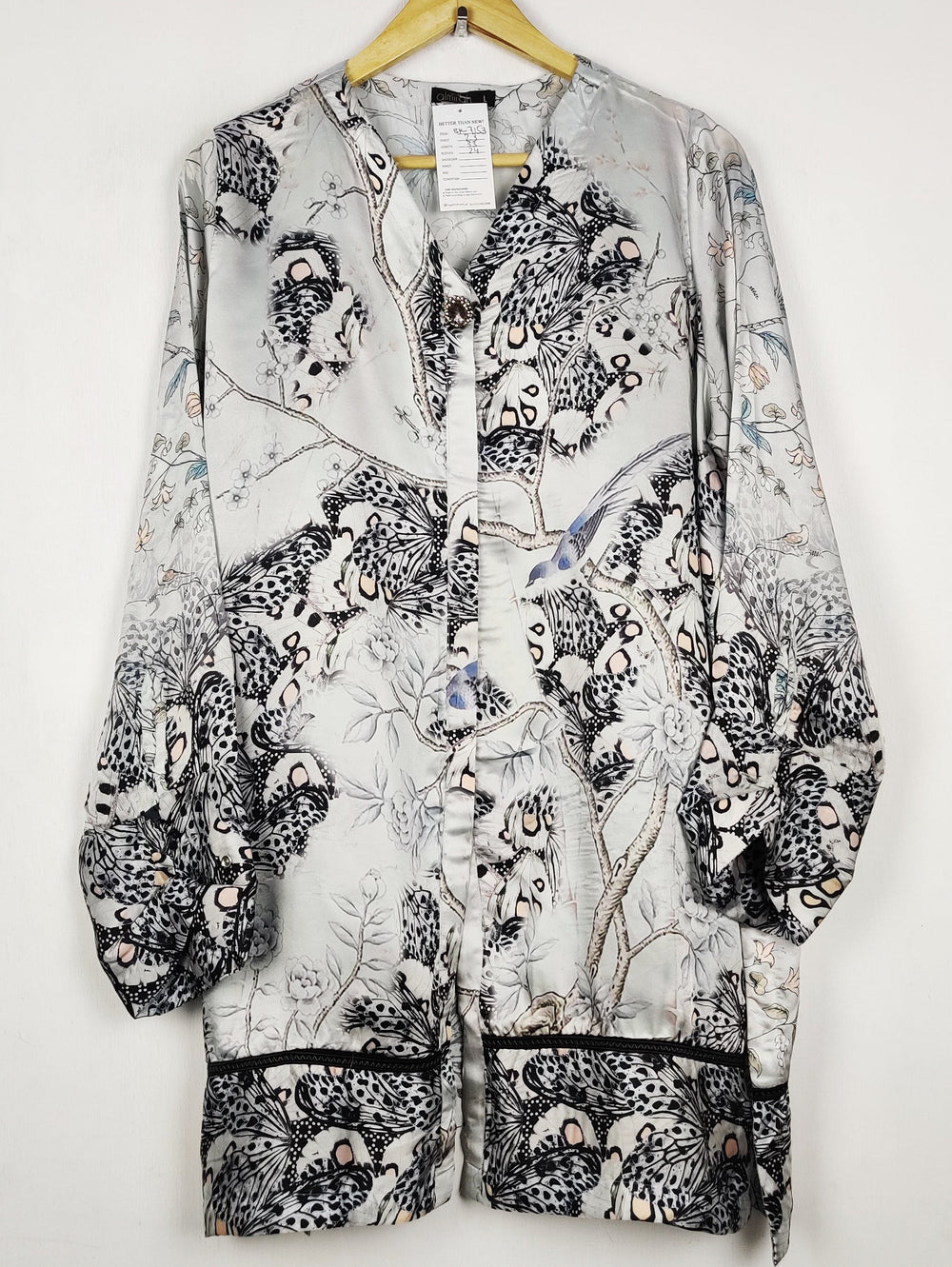 Buy online pre-used pre-loved 100% authentic & Original branded Khaadi (BK-7153) available in Pakistan. Top international brands avilable.