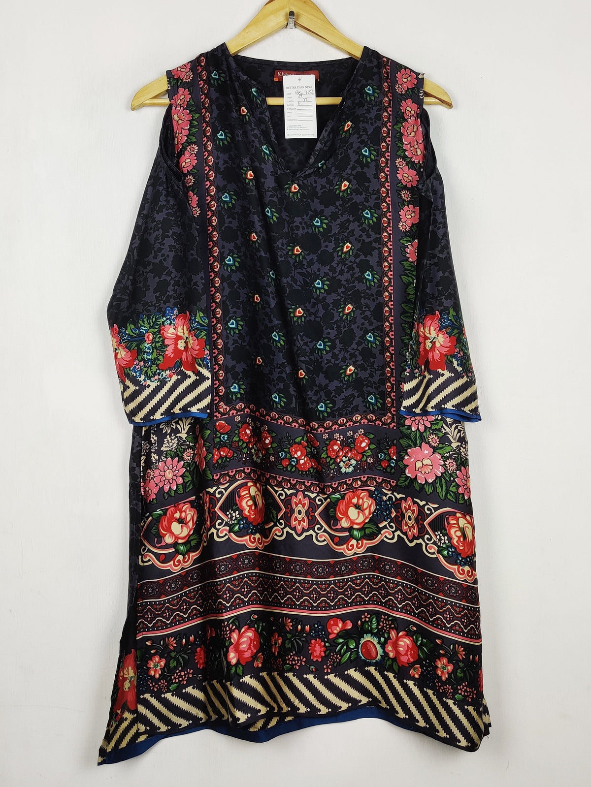 Buy online pre-used pre-loved 100% authentic & Original branded Khaadi (BK-7156) available in Pakistan. Top international brands avilable.