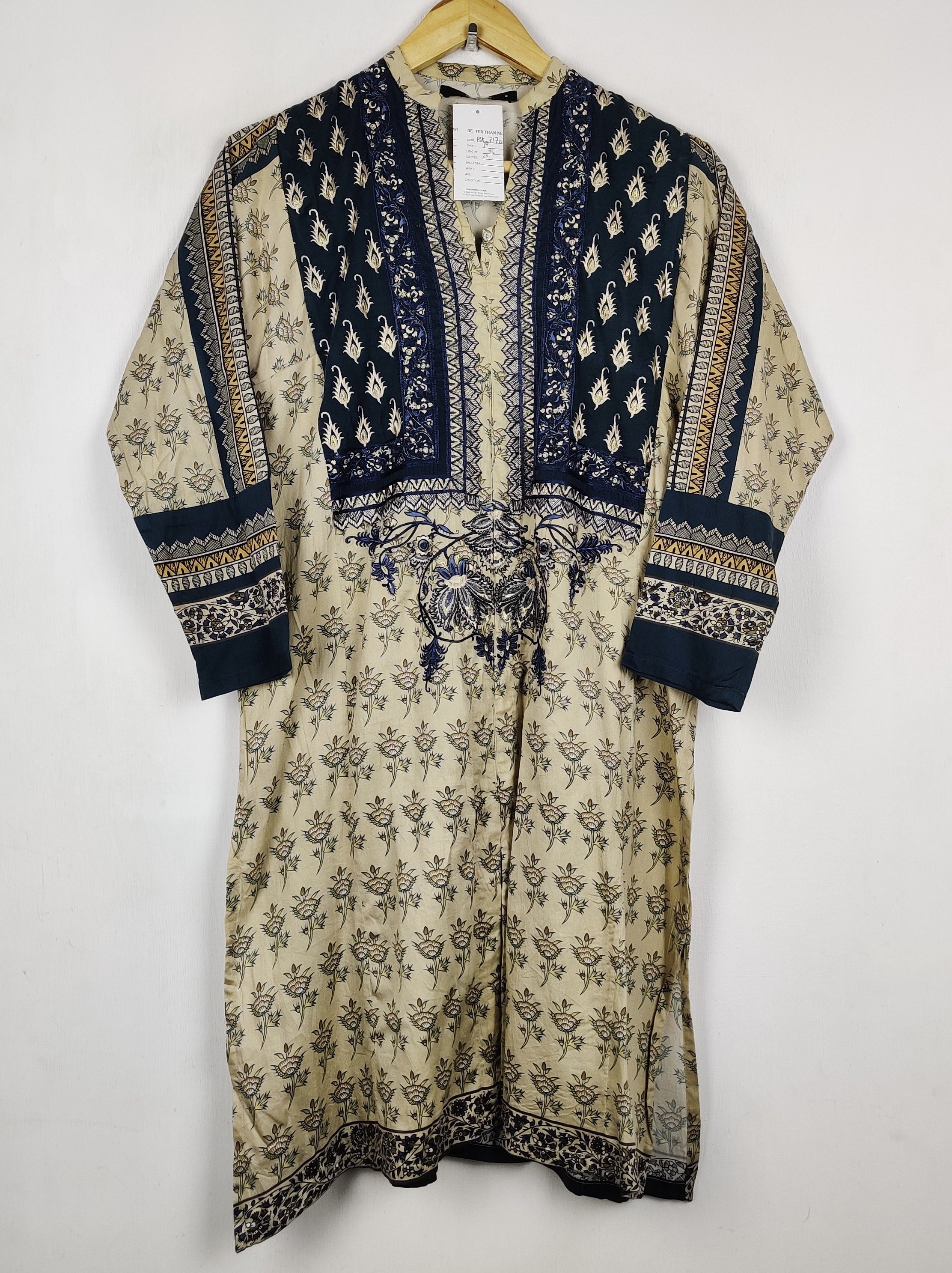Buy online pre-used pre-loved 100% authentic & Original branded Khaadi (BK-7170) available in Pakistan. Top international brands avilable.