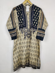 Buy online pre-used pre-loved 100% authentic & Original branded Khaadi (BK-7170) available in Pakistan. Top international brands avilable.