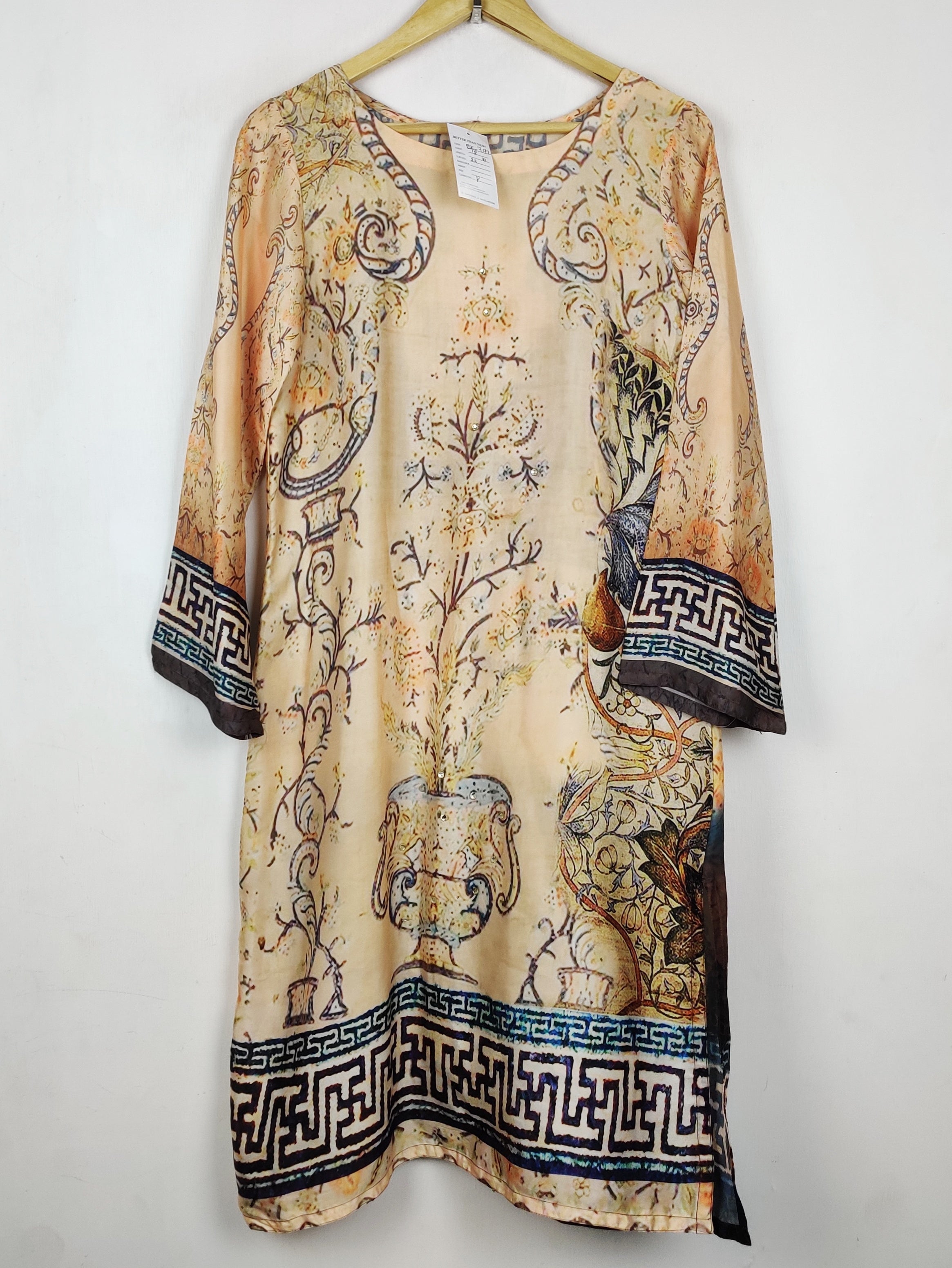 Buy online pre-used pre-loved 100% authentic & Original branded Unknown Brand (BK-7172) available in Pakistan. Top international brands avilable.