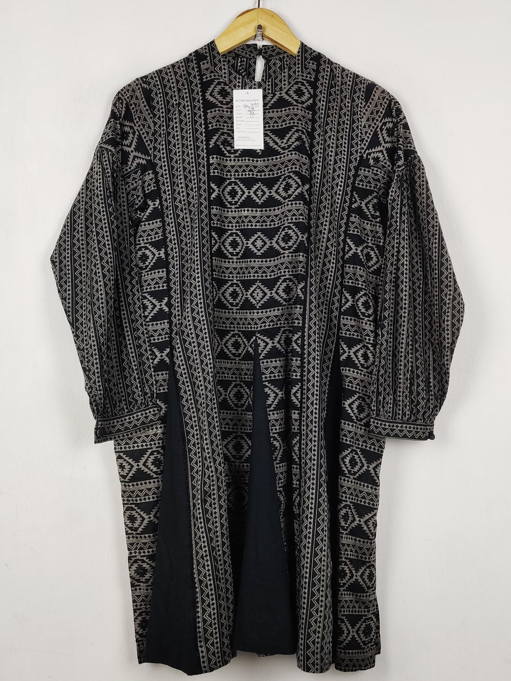 Buy online pre-used pre-loved 100% authentic & Original branded Nashat (BK-7199) available in Pakistan. Top international brands avilable.