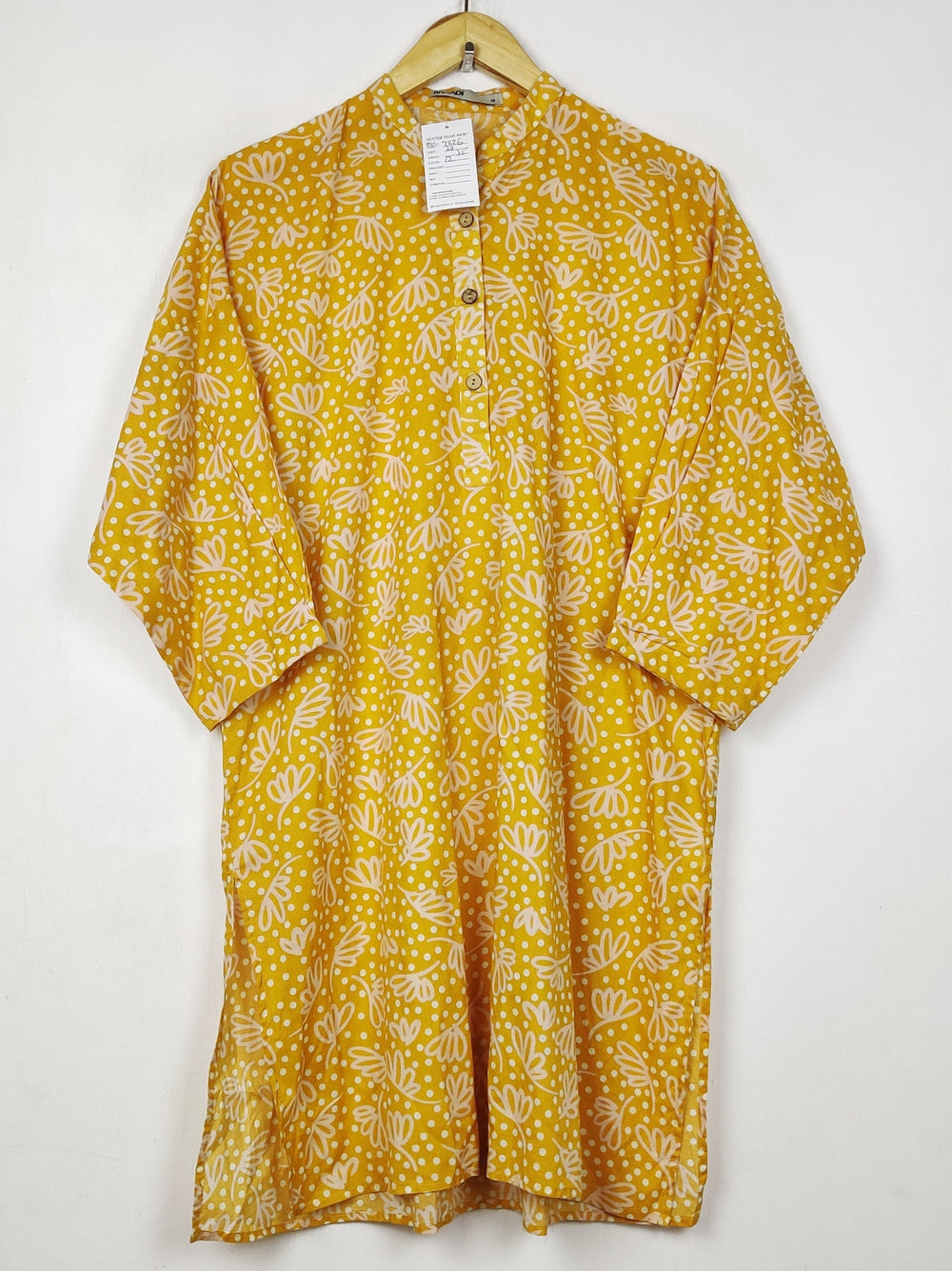 Buy online pre-used pre-loved 100% authentic & Original branded Khaadi (BK-7226) available in Pakistan. Top international brands avilable.