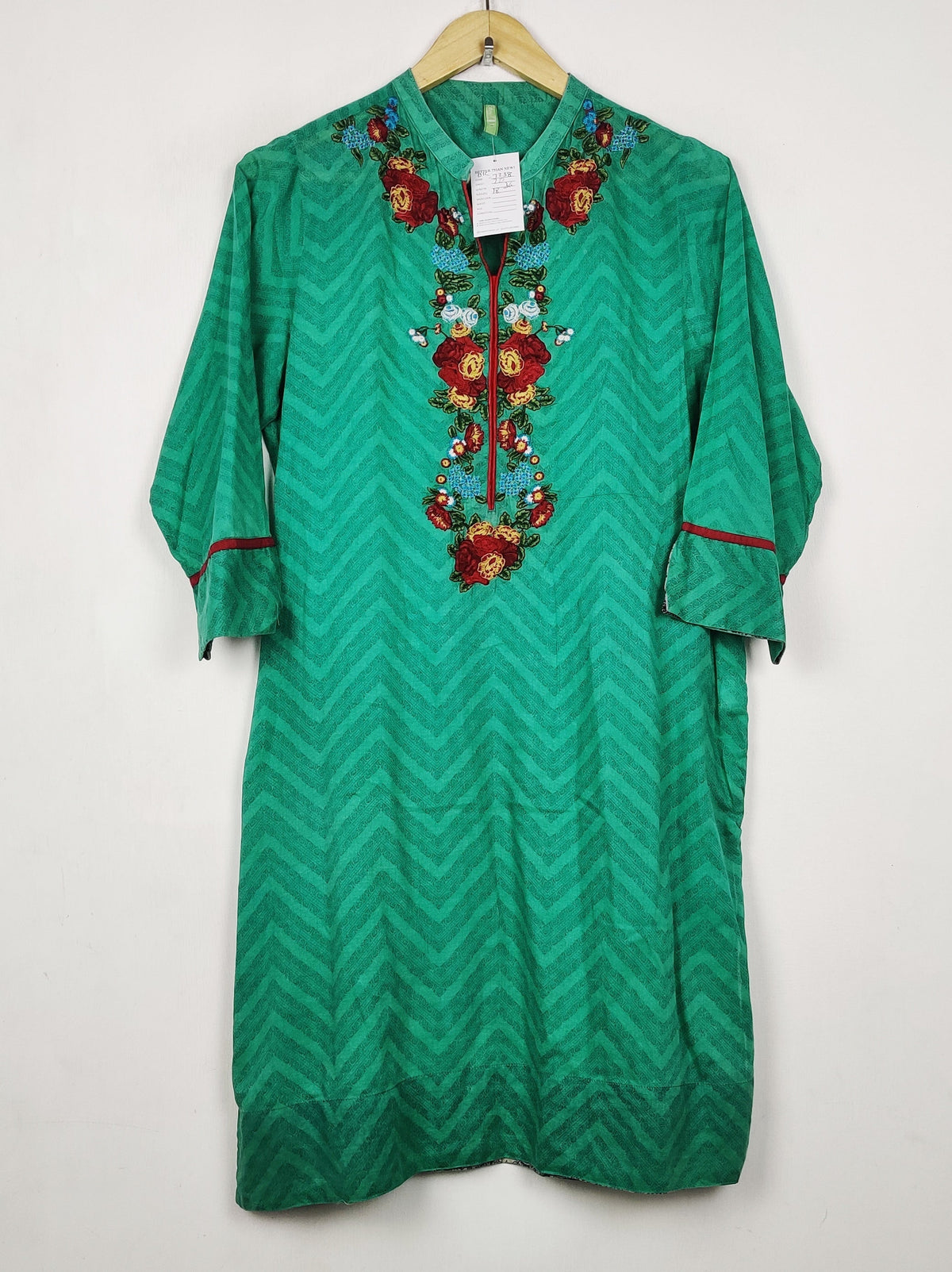 Buy online pre-used pre-loved 100% authentic & Original branded Ethnic (BK-7238) available in Pakistan. Top international brands avilable.