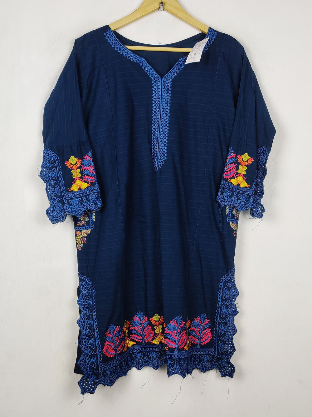 Buy online pre-used pre-loved 100% authentic & Original branded Unknown Brand (BK-7370) available in Pakistan. Top international brands avilable.
