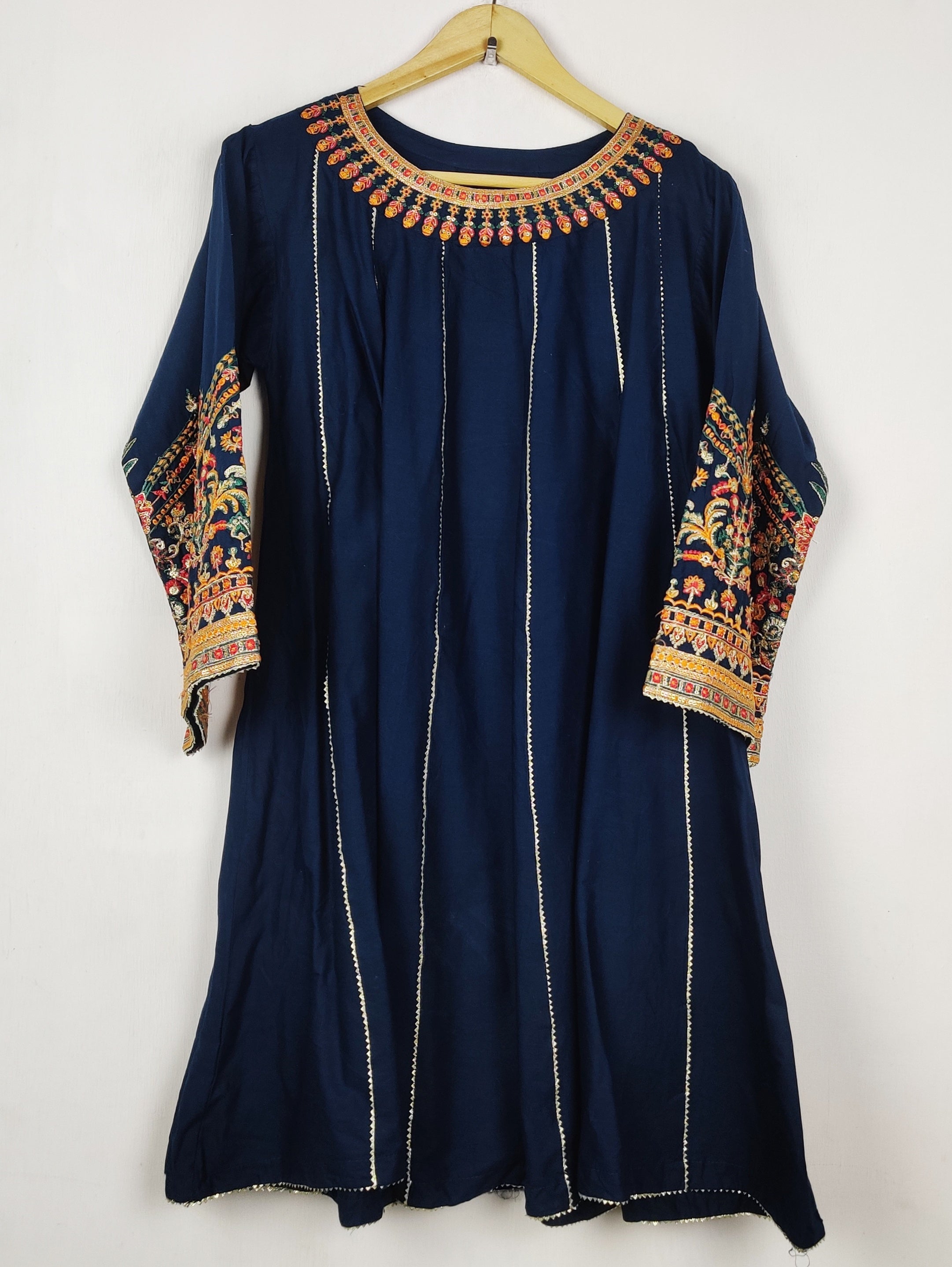 Buy online pre-used pre-loved 100% authentic & Original branded Unknown Brand (BK-7375) available in Pakistan. Top international brands avilable.