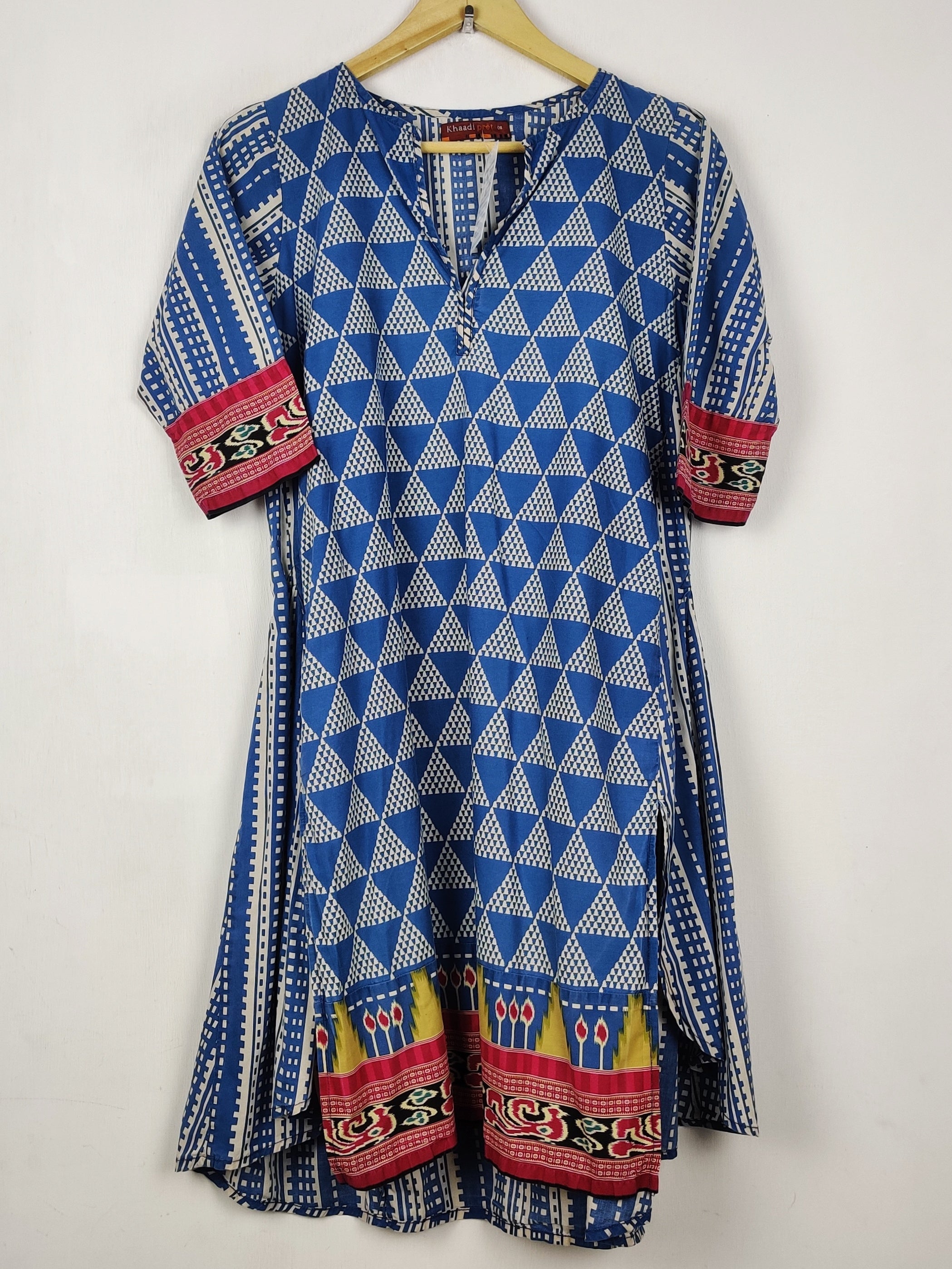 Buy online pre-used pre-loved 100% authentic & Original branded Khaadi (BK-7379) available in Pakistan. Top international brands avilable.