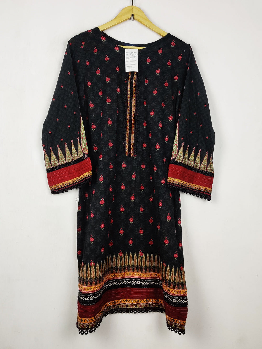 Buy online pre-used pre-loved 100% authentic & Original branded Bin Saeed (BK-7386) available in Pakistan. Top international brands avilable.