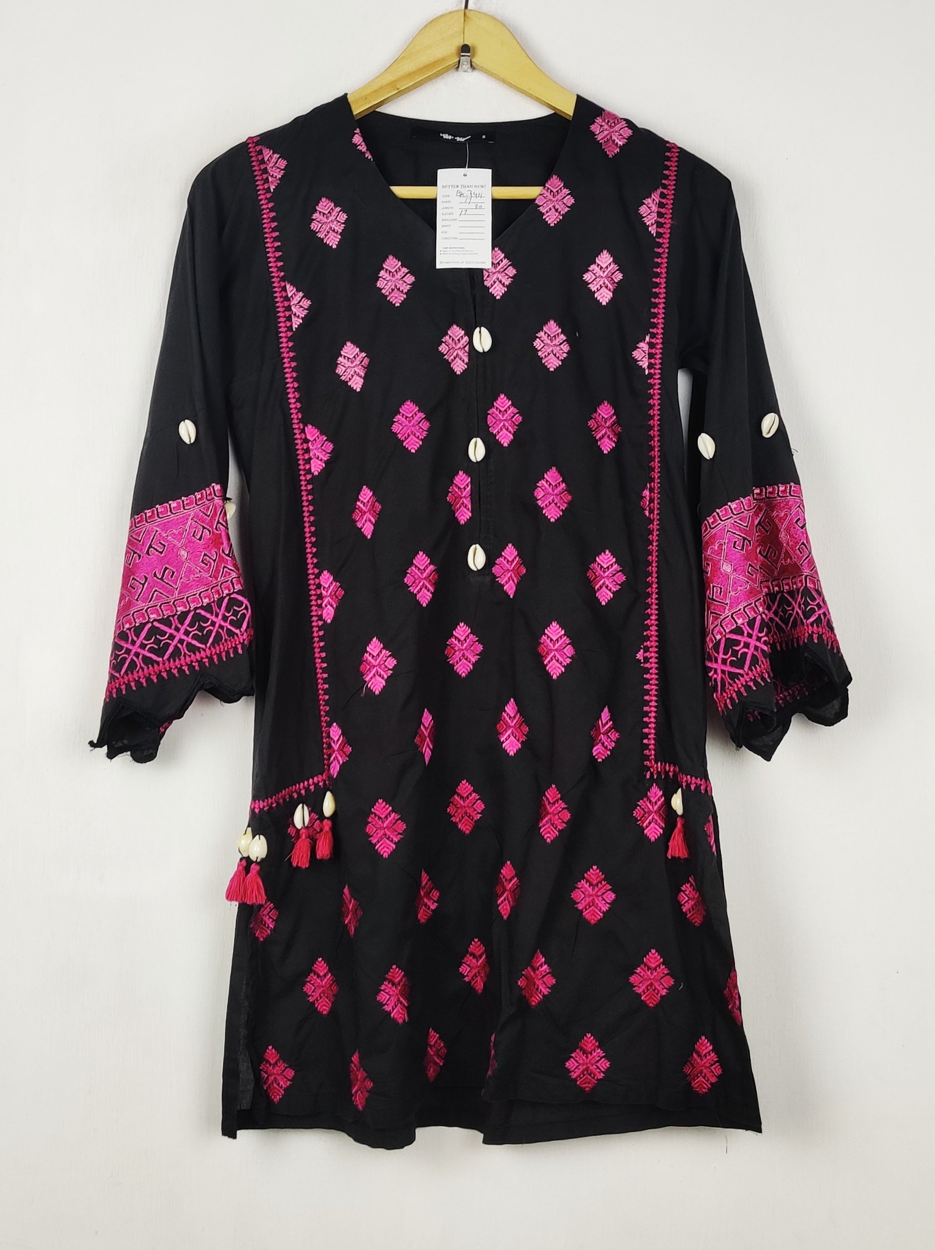 Buy online pre-used pre-loved 100% authentic & Original branded Khaadi (BK-7411) available in Pakistan. Top international brands avilable.