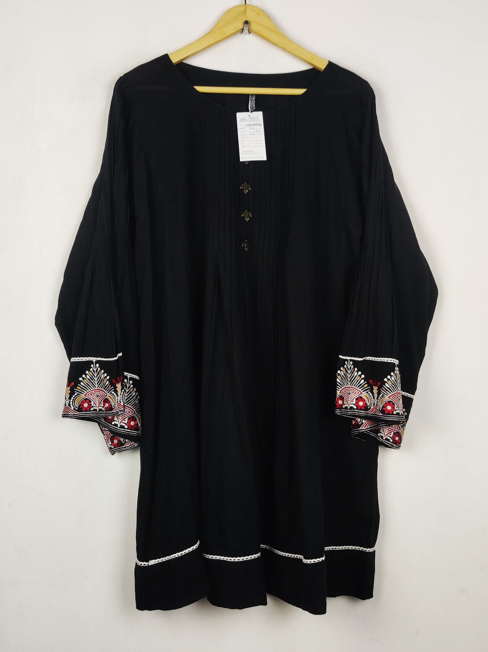 Buy online pre-used pre-loved 100% authentic & Original branded Original (BK-7465) available in Pakistan. Top international brands avilable.