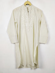 Buy online pre-used pre-loved 100% authentic & Original branded Khaadi (BK-7472) available in Pakistan. Top international brands avilable.