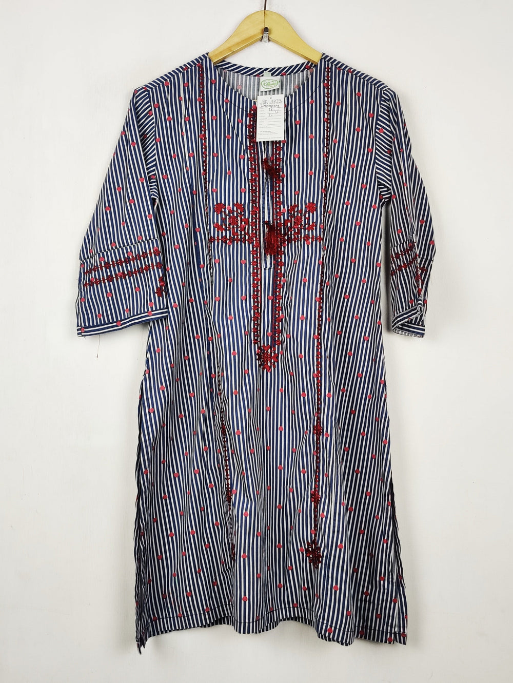 Buy online pre-used pre-loved 100% authentic & Original branded Disnep (BK-7473) available in Pakistan. Top international brands avilable.