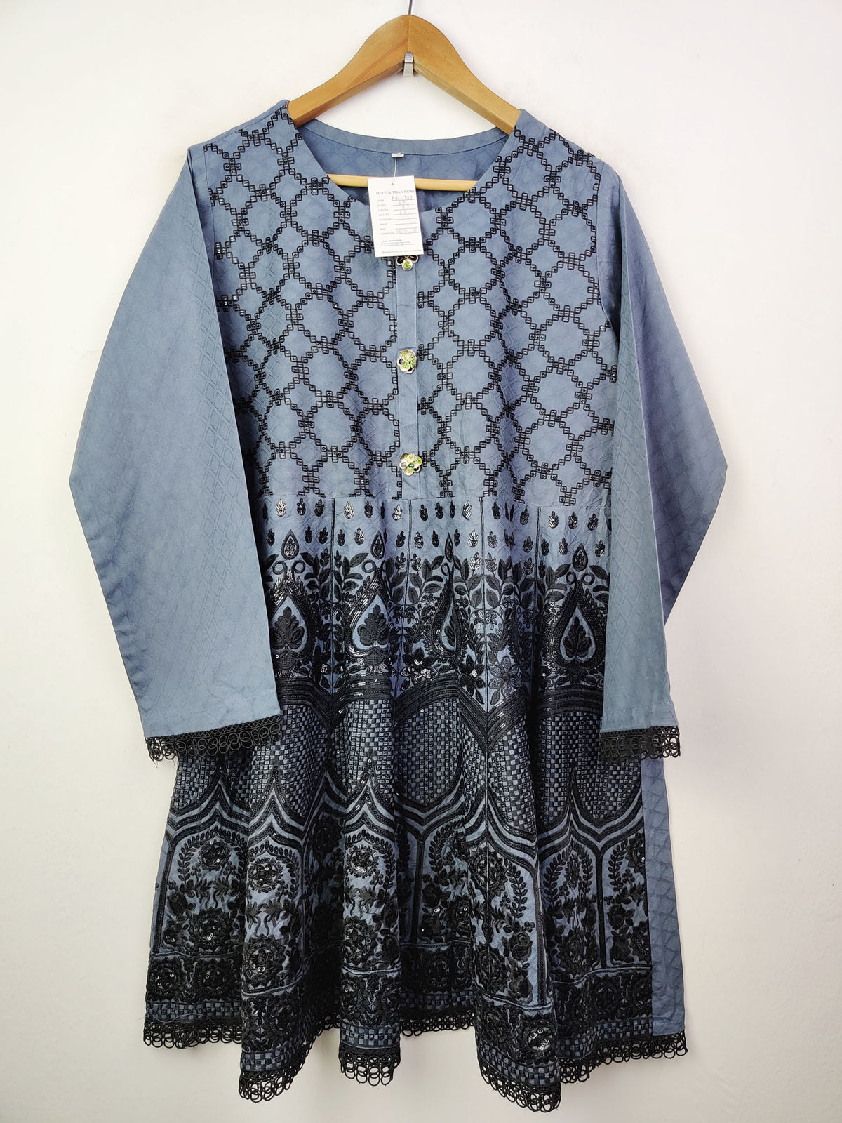 Buy online pre-used pre-loved 100% authentic & Original branded Unknown Brand (BK-747) available in Pakistan. Top international brands avilable.