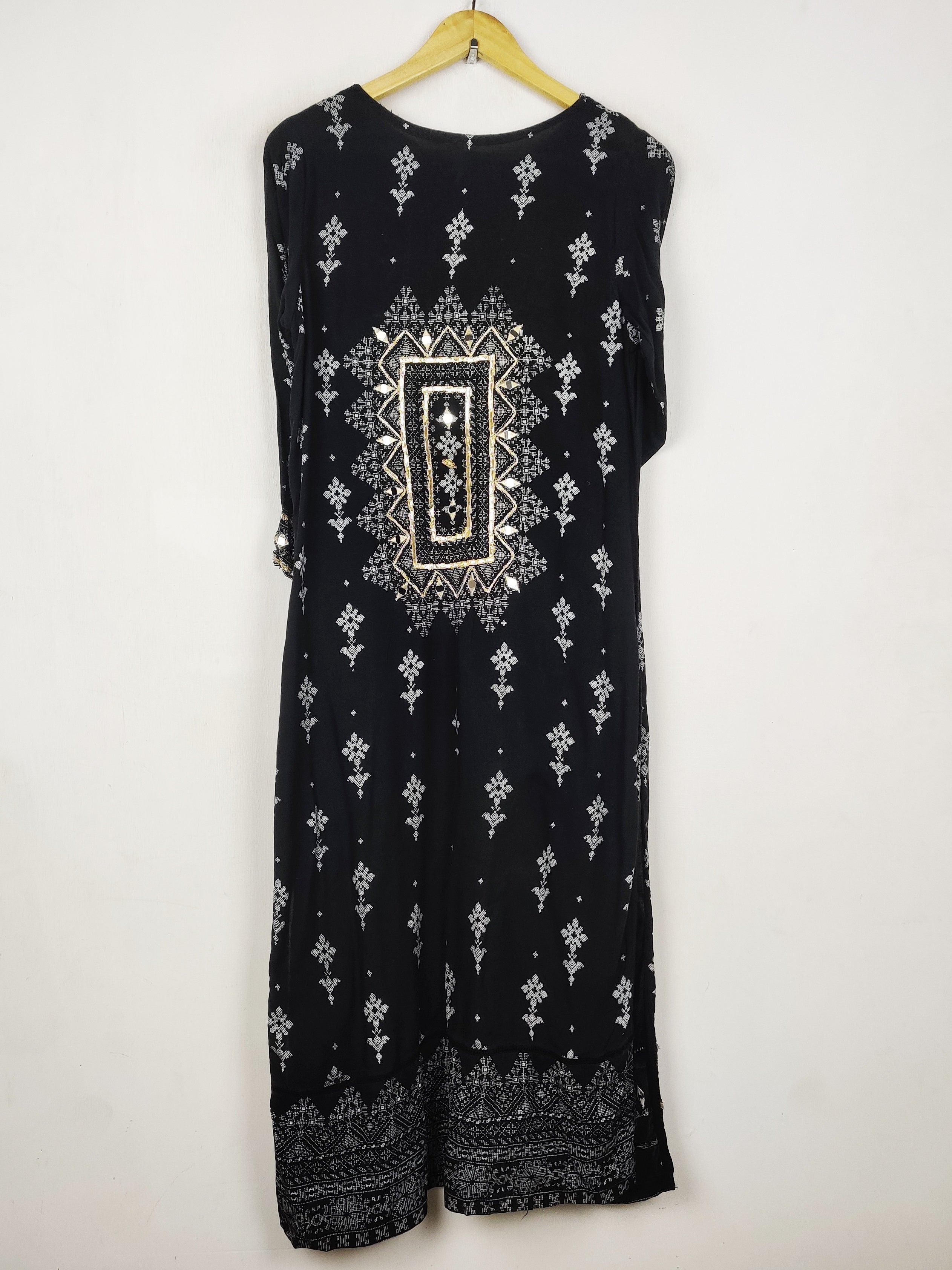 Motif (BK-7494)