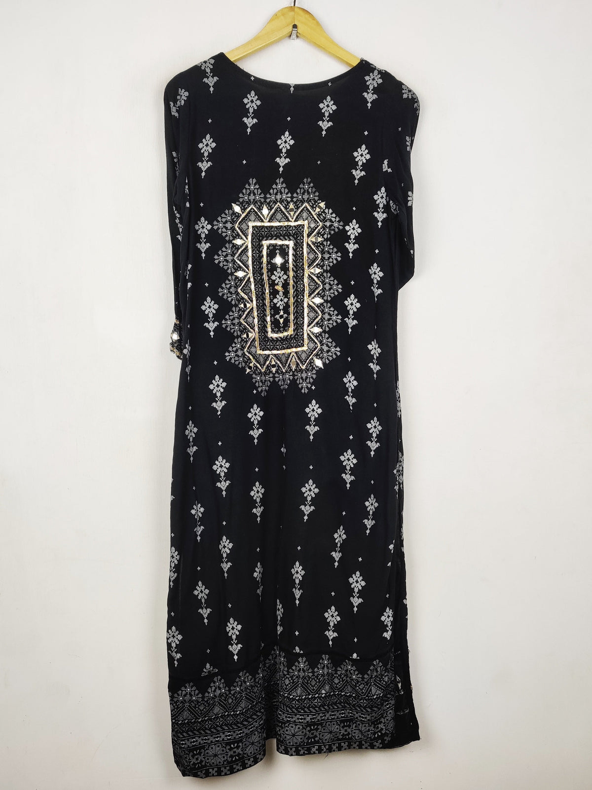 Motif (BK-7494)