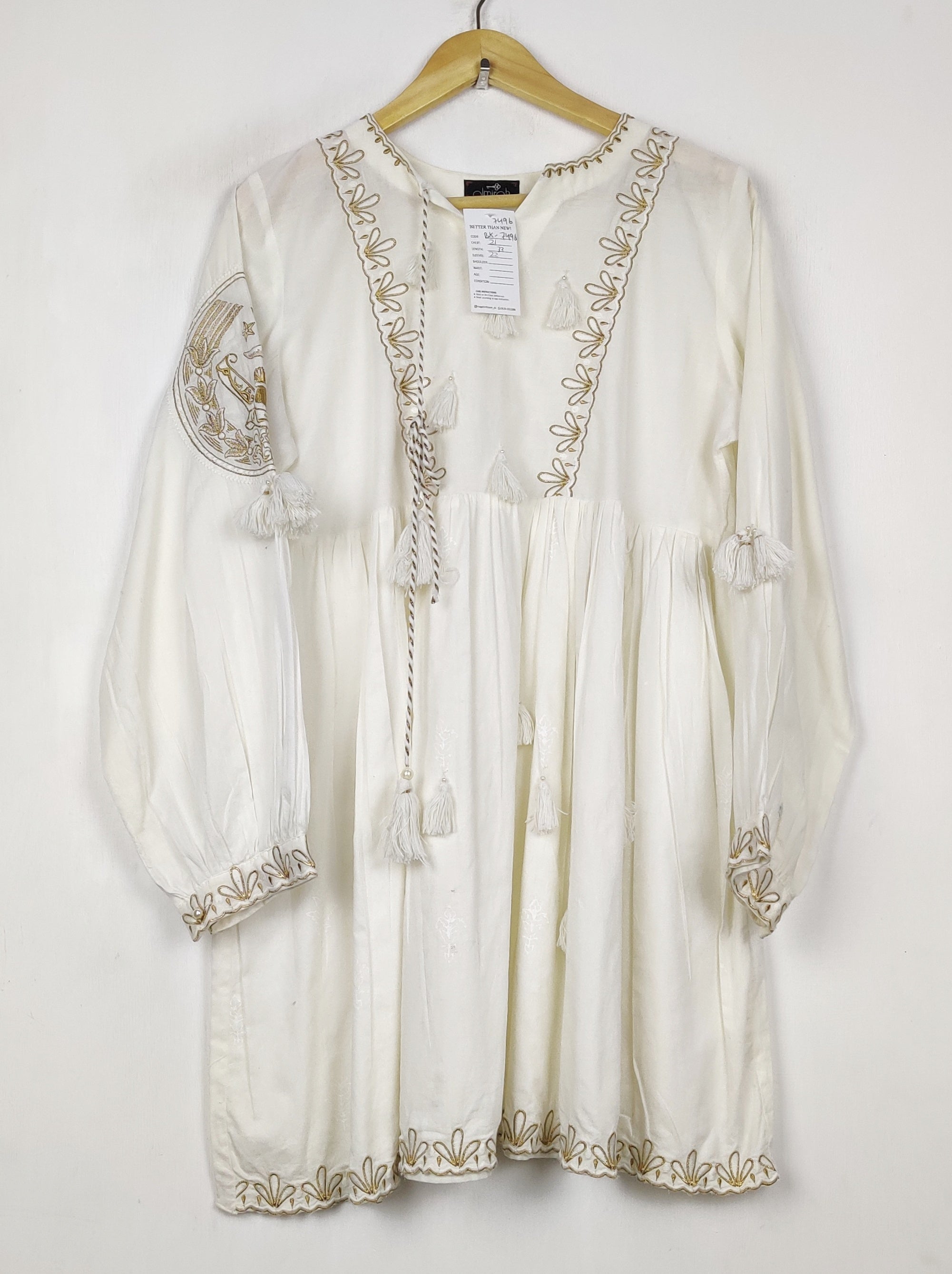 Buy online pre-used pre-loved 100% authentic & Original branded Almirah (BK-7496) available in Pakistan. Top international brands avilable.