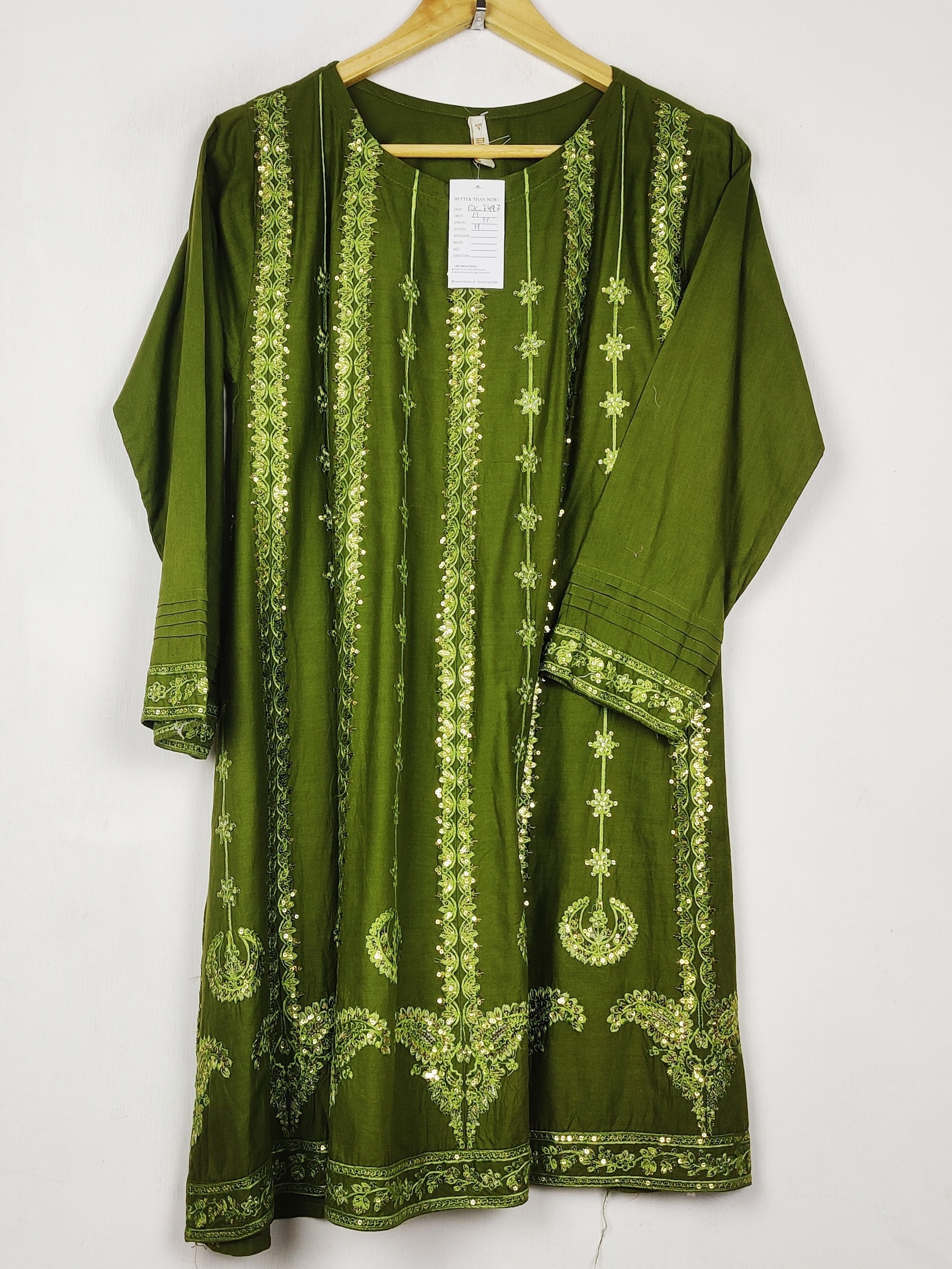Buy online pre-used pre-loved 100% authentic & Original branded Motif (BK-7497) available in Pakistan. Top international brands avilable.