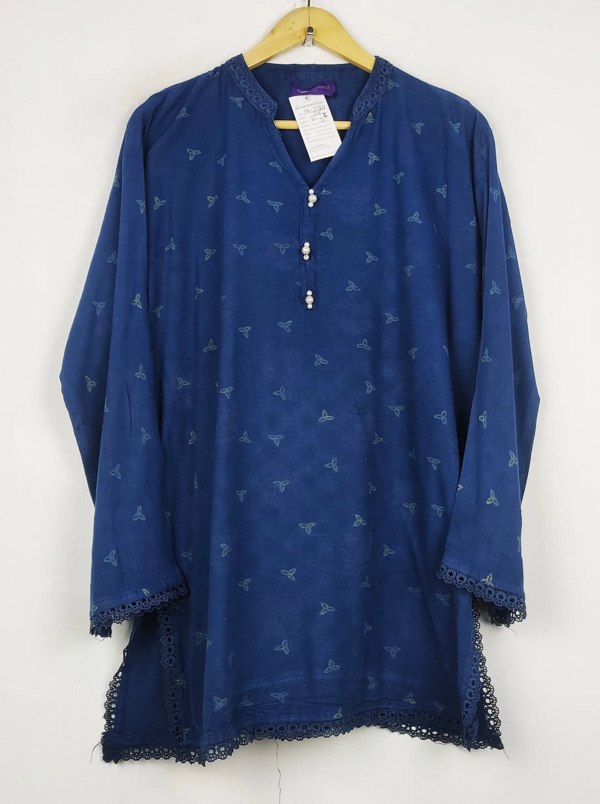 Buy online pre-used pre-loved 100% authentic & Original branded Sana Safinaz (BK-7526) available in Pakistan. Top international brands avilable.