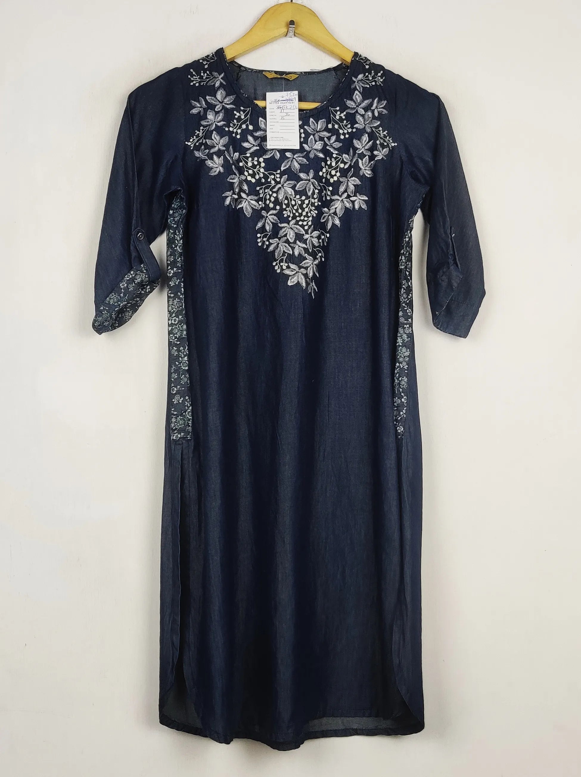 Buy online pre-used pre-loved 100% authentic & Original branded Aurelia (BK-7530) available in Pakistan. Top international brands avilable.