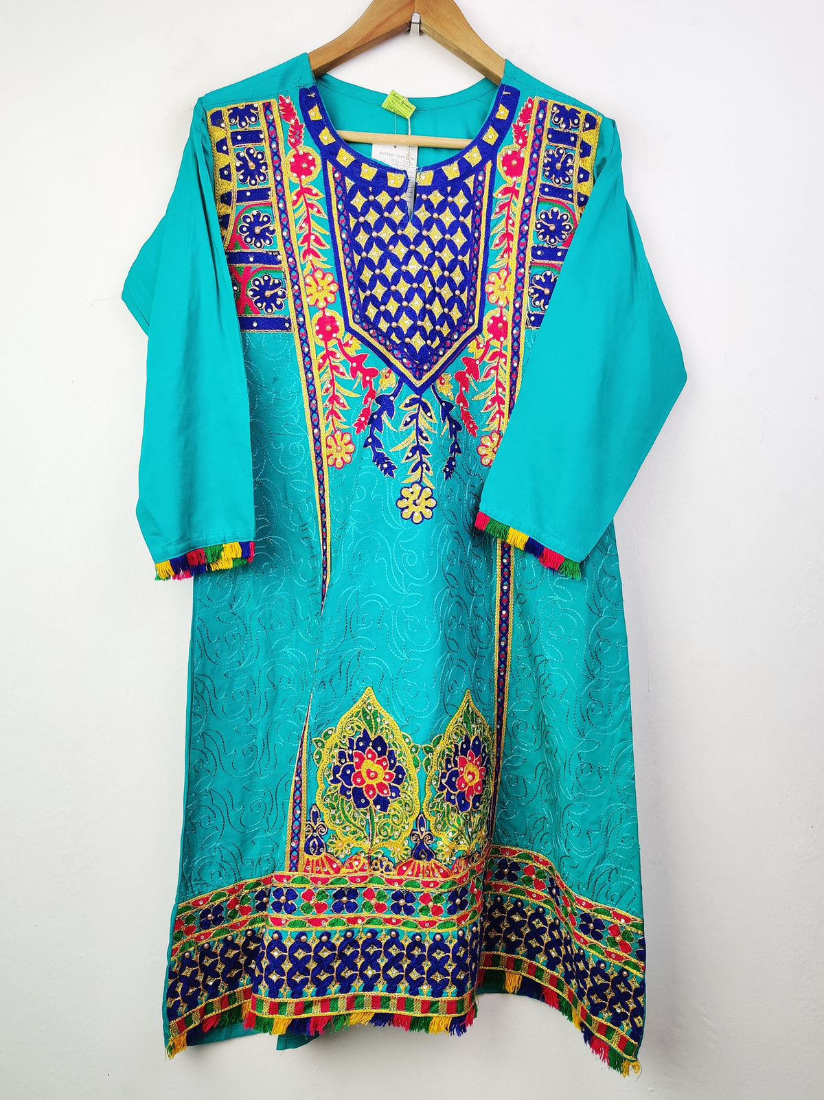 Buy online pre-used pre-loved 100% authentic & Original branded Malik (BK-797) available in Pakistan. Top international brands avilable.
