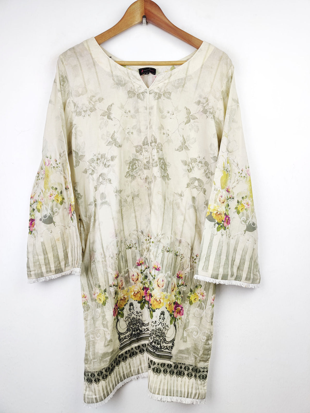 Buy online pre-used pre-loved 100% authentic & Original branded Uniwork (BK-882) available in Pakistan. Top international brands avilable.