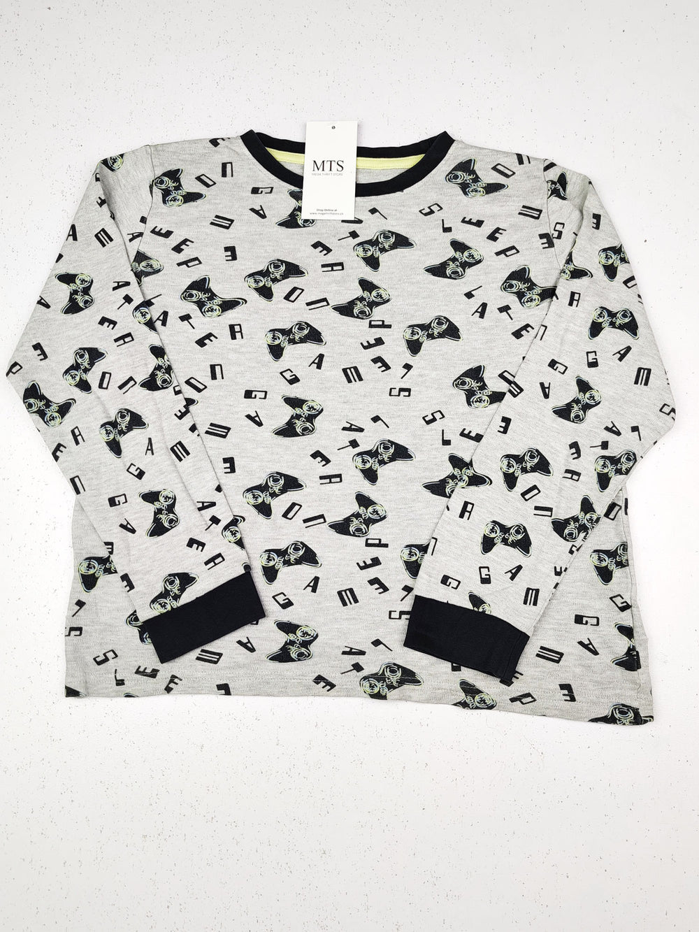 Buy online pre-used pre-loved 100% authentic & Original branded F&F (BST-1075) available in Pakistan. Top international brands avilable.