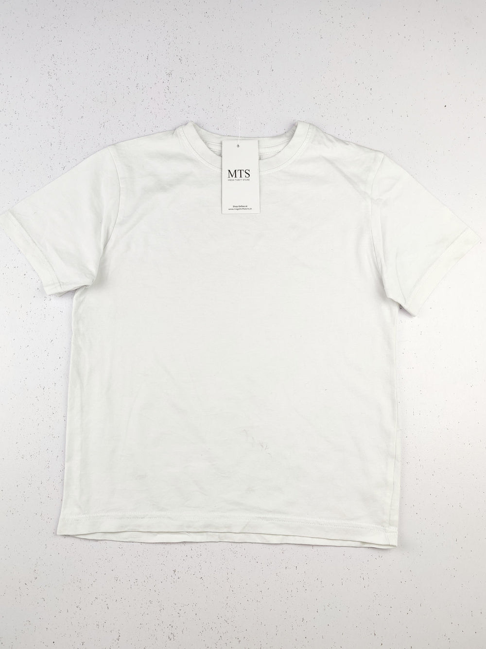 Buy online pre-used pre-loved 100% authentic & Original branded Unknown Brand (BST-1443) available in Pakistan. Top international brands avilable.