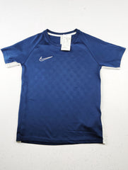 Buy online pre-used pre-loved 100% authentic & Original branded Nike Dri Fit (BST-1565) available in Pakistan. Top international brands avilable.