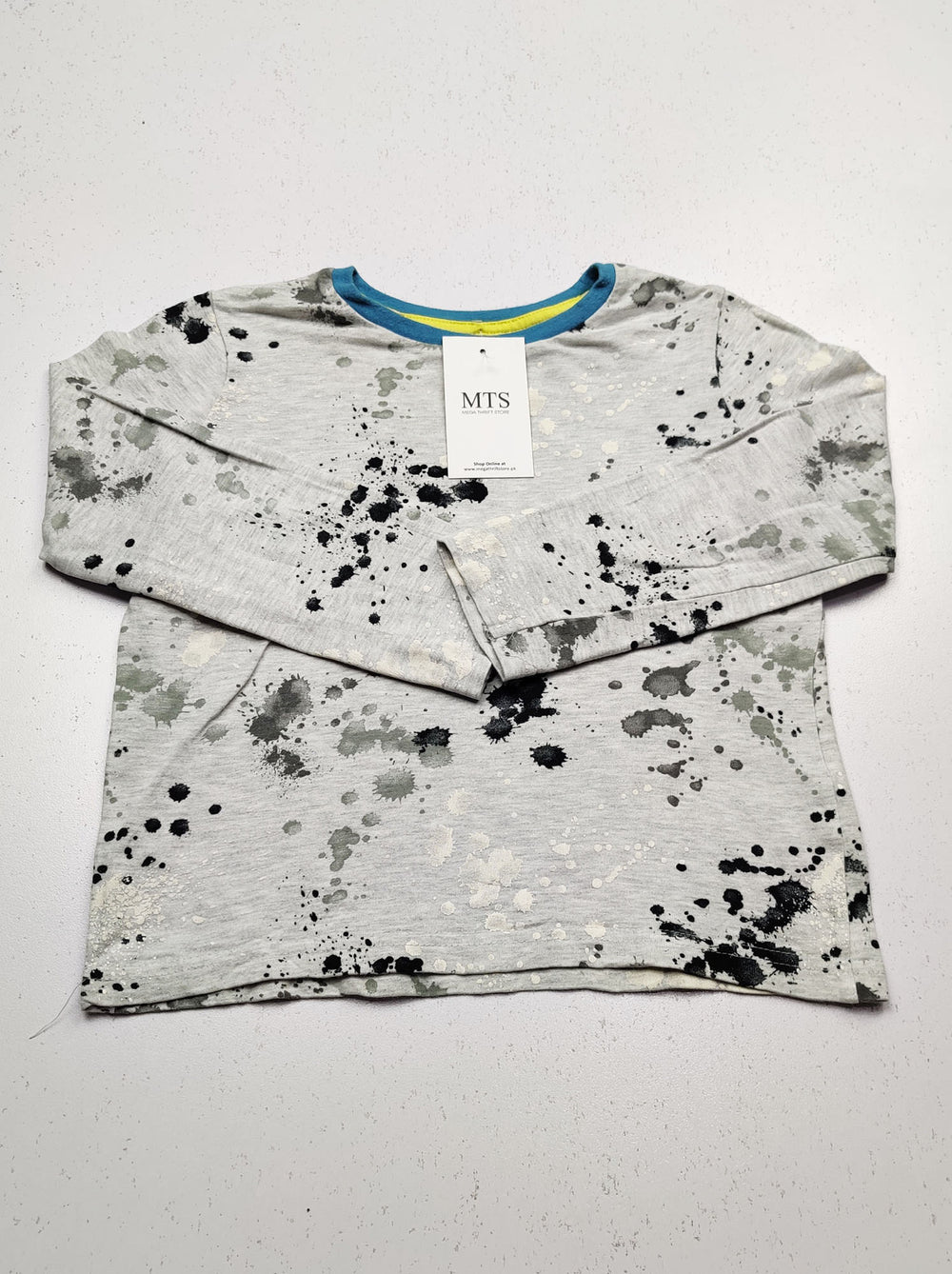 Buy online pre-used pre-loved 100% authentic & Original branded Nutmeg (BST-21) available in Pakistan. Top international brands avilable.