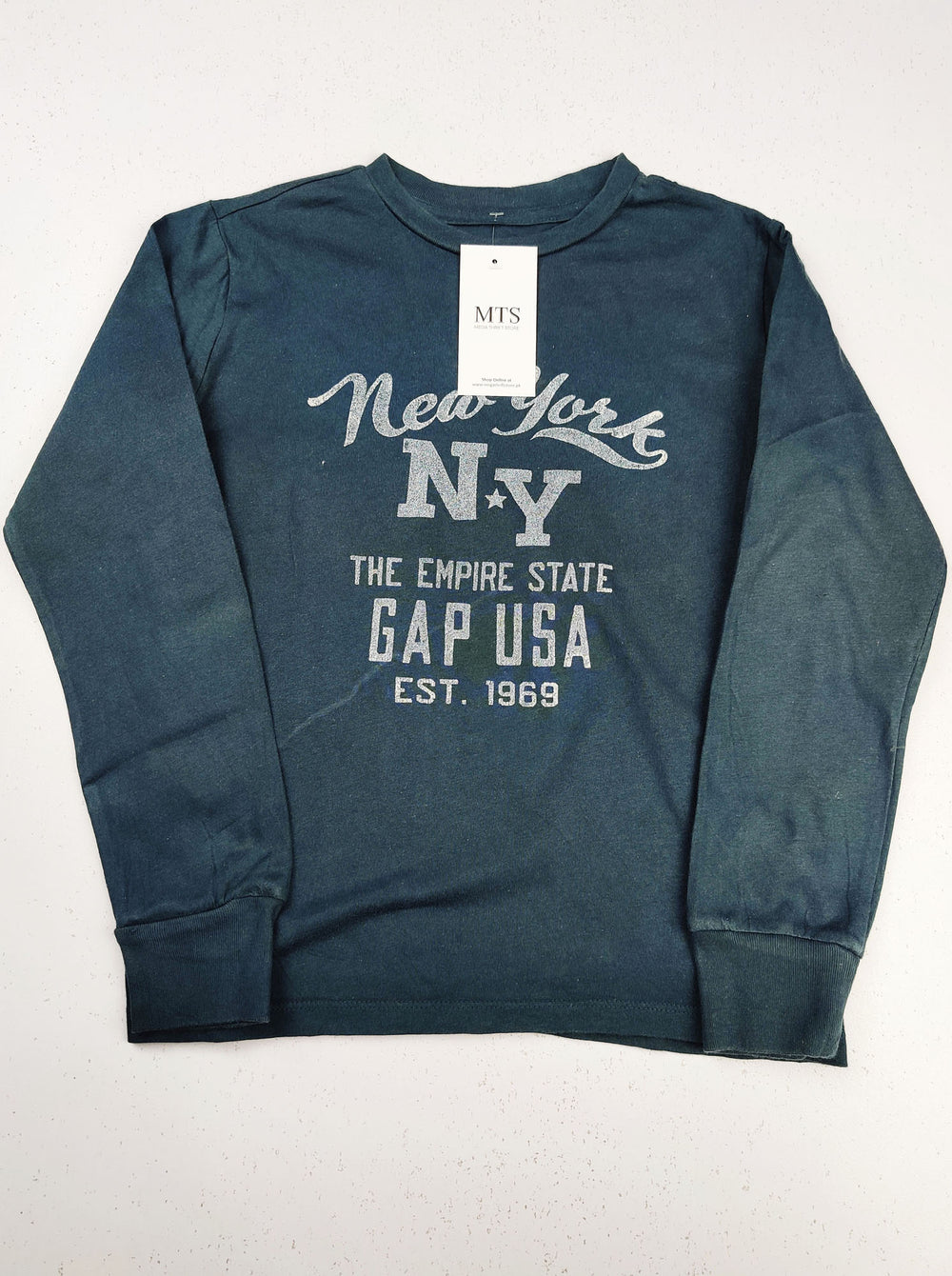 Buy online pre-used pre-loved 100% authentic & Original branded Gap Kids (BST-331) available in Pakistan. Top international brands avilable.