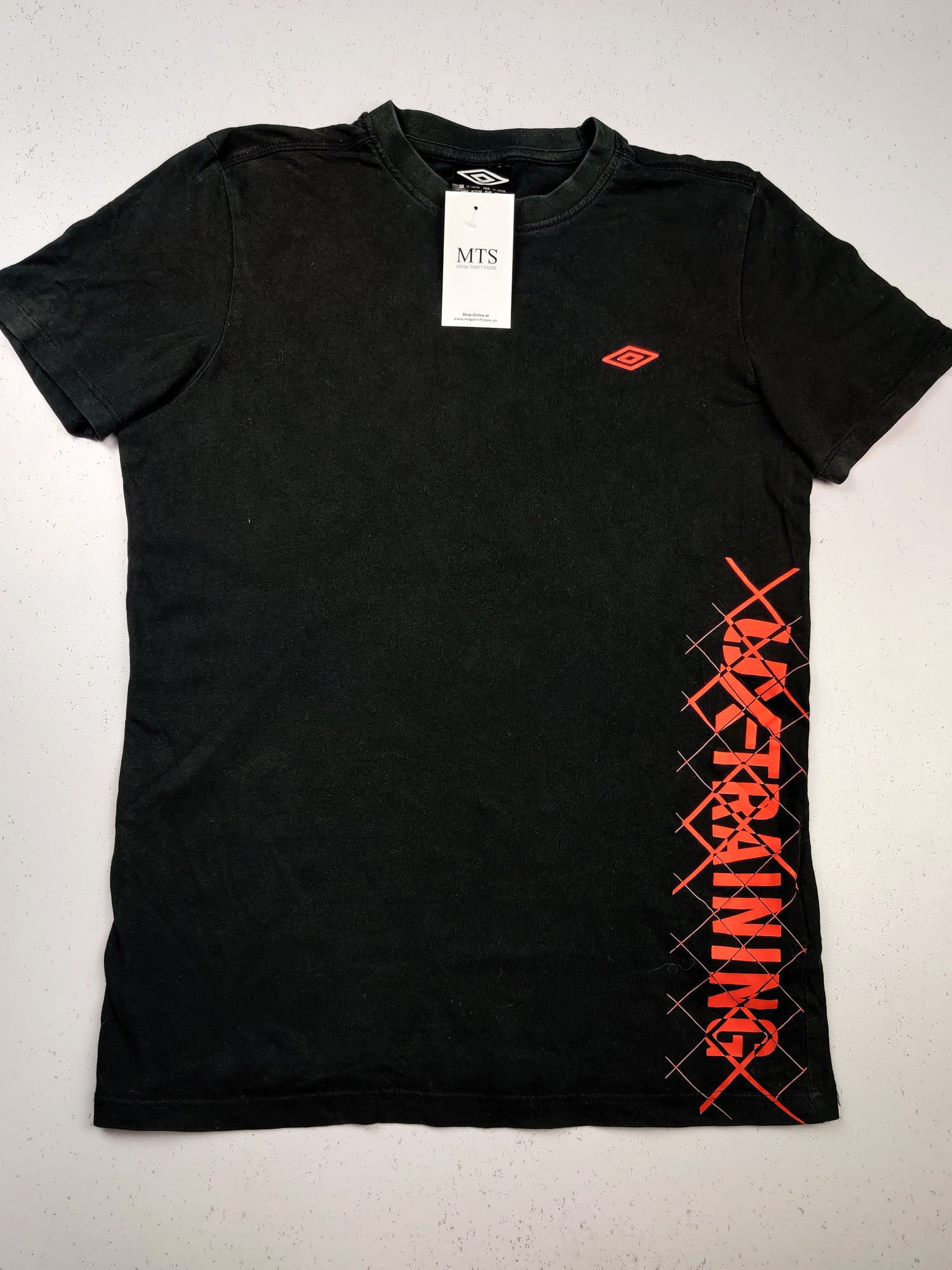 Buy online pre-used pre-loved 100% authentic & Original branded Unknown Brand (BST-456) available in Pakistan. Top international brands avilable.