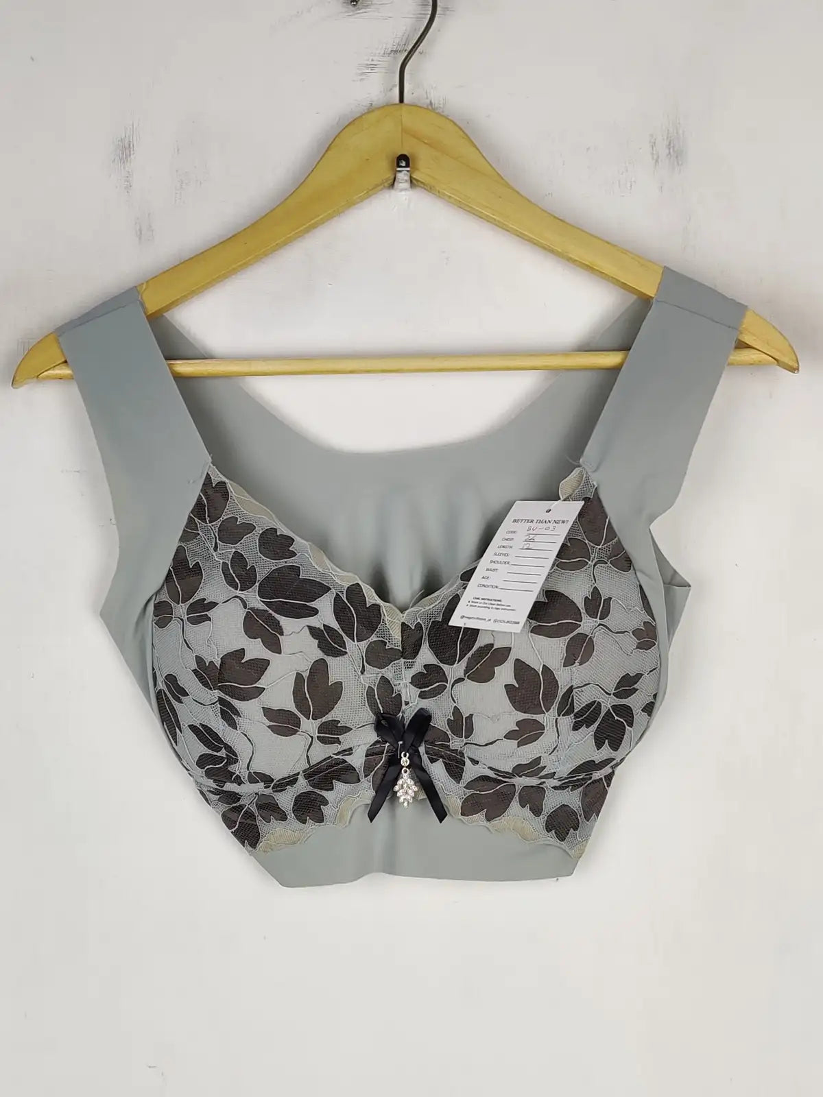 Buy online pre-used pre-loved 100% authentic & Original branded Unknown Brand (BU-03) available in Pakistan. Top international brands avilable.