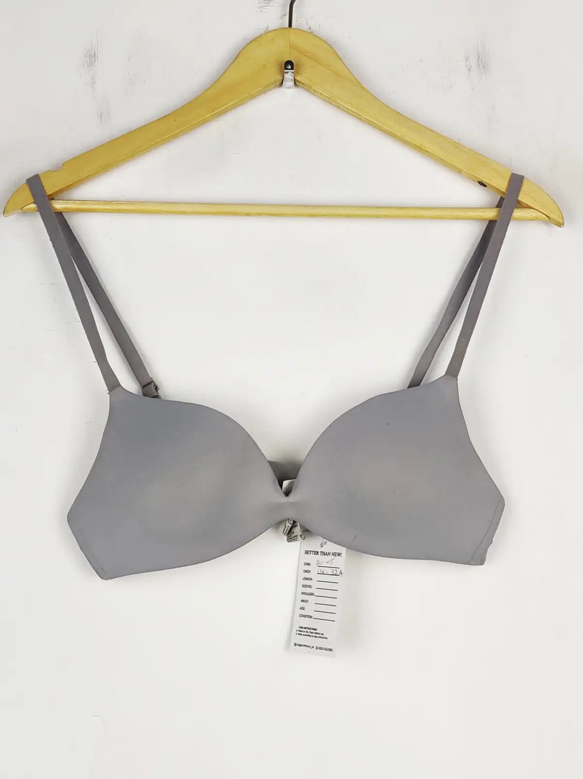 Buy online pre-used pre-loved 100% authentic & Original branded Calvin Klein (BU-05) available in Pakistan. Top international brands avilable.