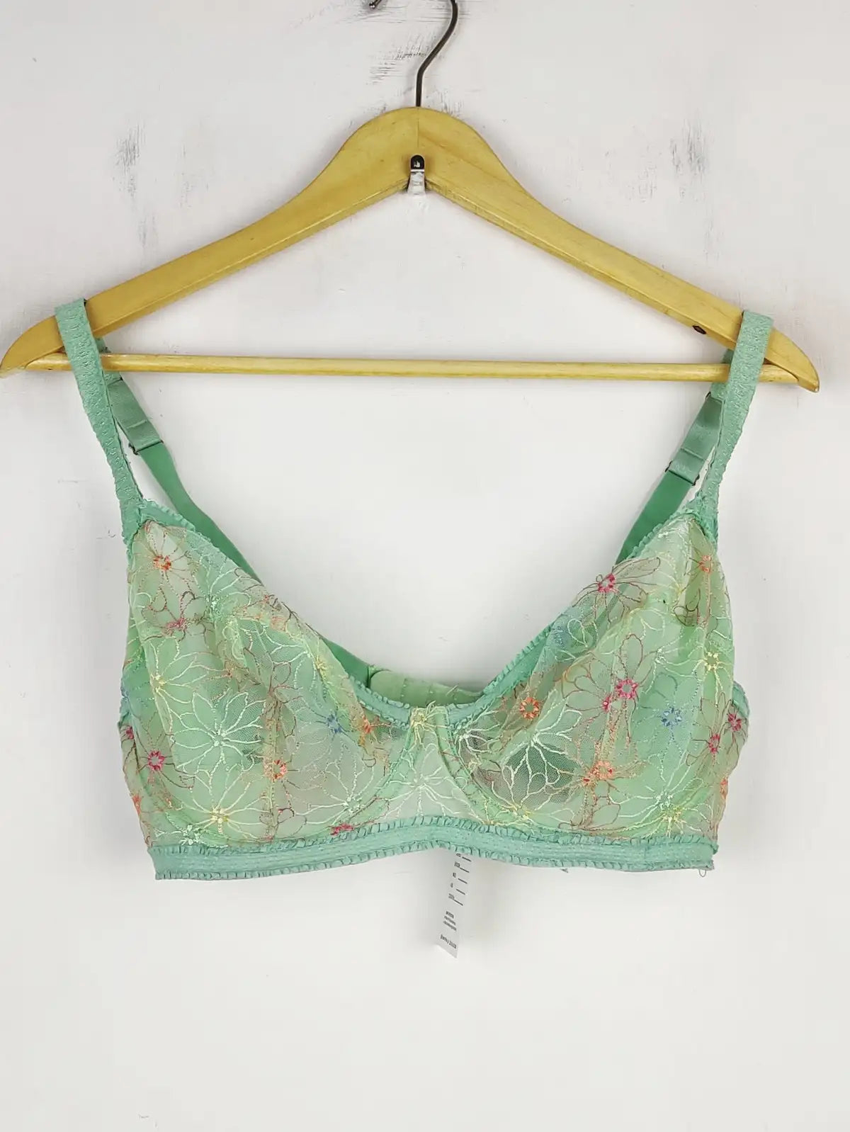 Buy online pre-used pre-loved 100% authentic & Original branded Boux Avenue (BU-09) available in Pakistan. Top international brands avilable.