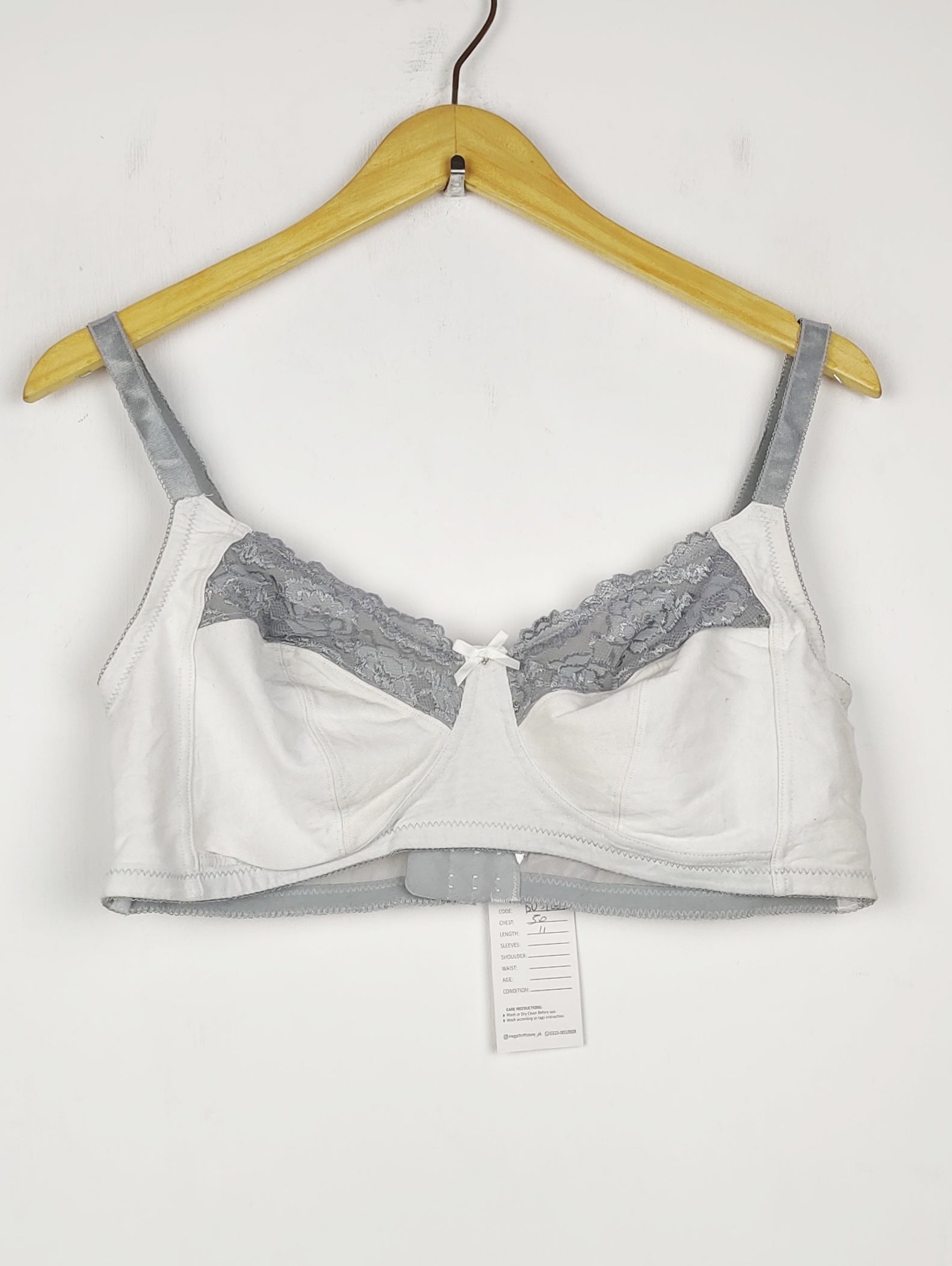 Buy online pre-used pre-loved 100% authentic & Original branded Yours, Uk 40Dd (BU-1003) available in Pakistan. Top international brands avilable.