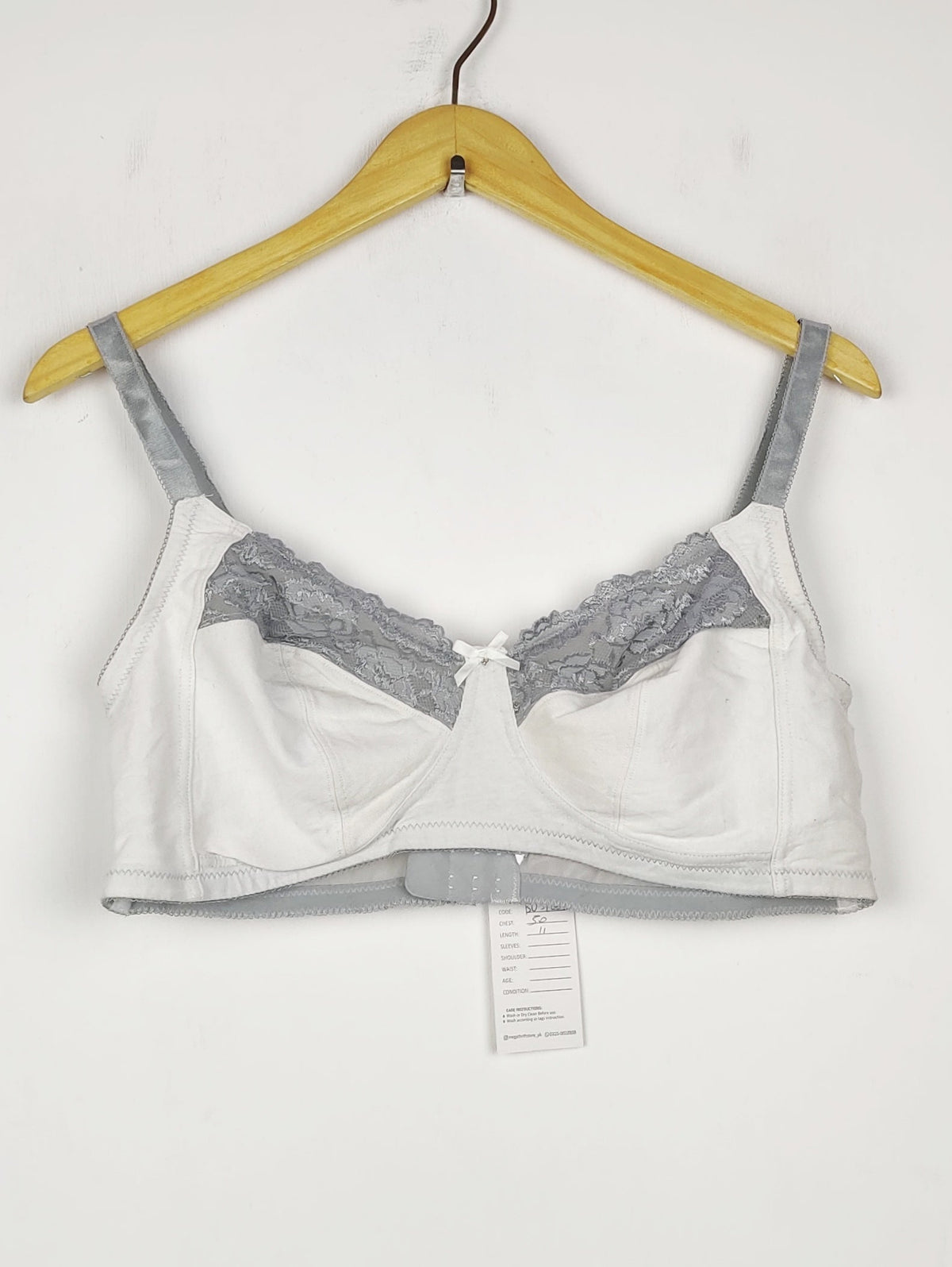 Buy online pre-used pre-loved 100% authentic & Original branded Yours, Uk 40Dd (BU-1003) available in Pakistan. Top international brands avilable.