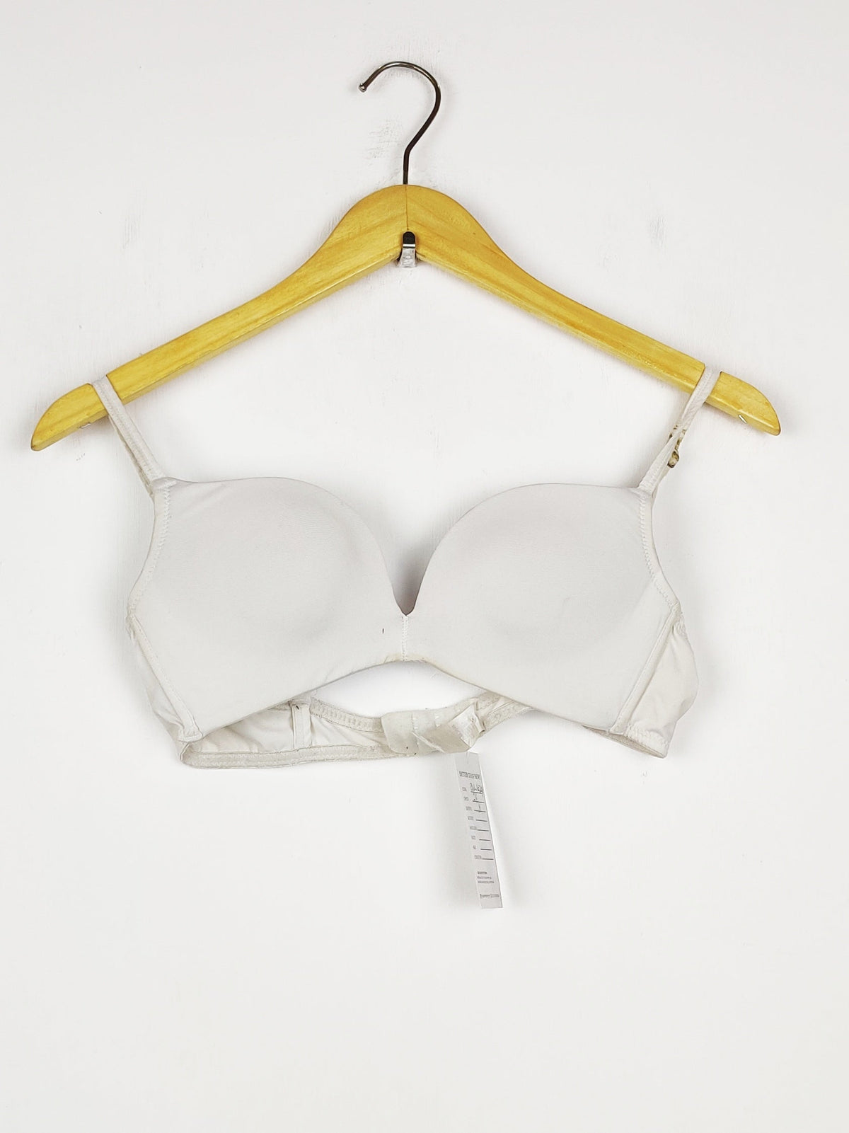 Buy online pre-used pre-loved 100% authentic & Original branded Asos, Uk 34A (BU-1029) available in Pakistan. Top international brands avilable.